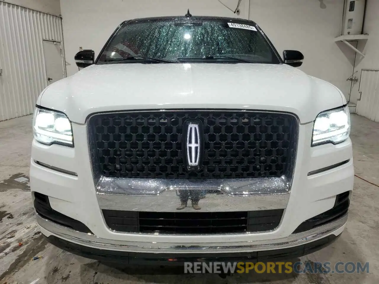 5 Photograph of a damaged car 5LMJJ2TT4NEL00338 LINCOLN NAVIGATOR 2022