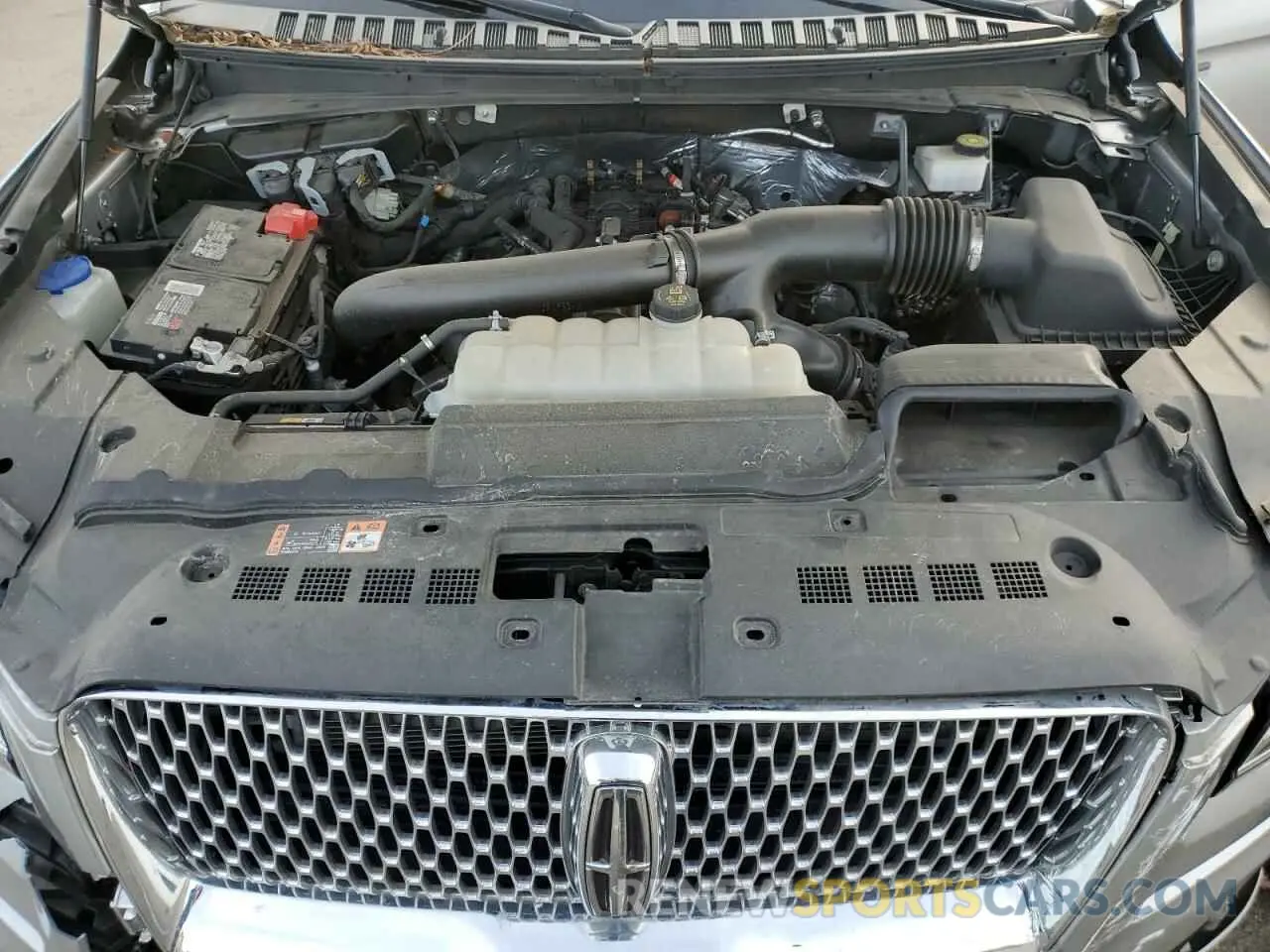 12 Photograph of a damaged car 5LMJJ3LT0NEL03372 LINCOLN NAVIGATOR 2022
