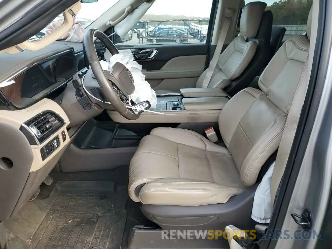 7 Photograph of a damaged car 5LMJJ3LT0NEL03372 LINCOLN NAVIGATOR 2022