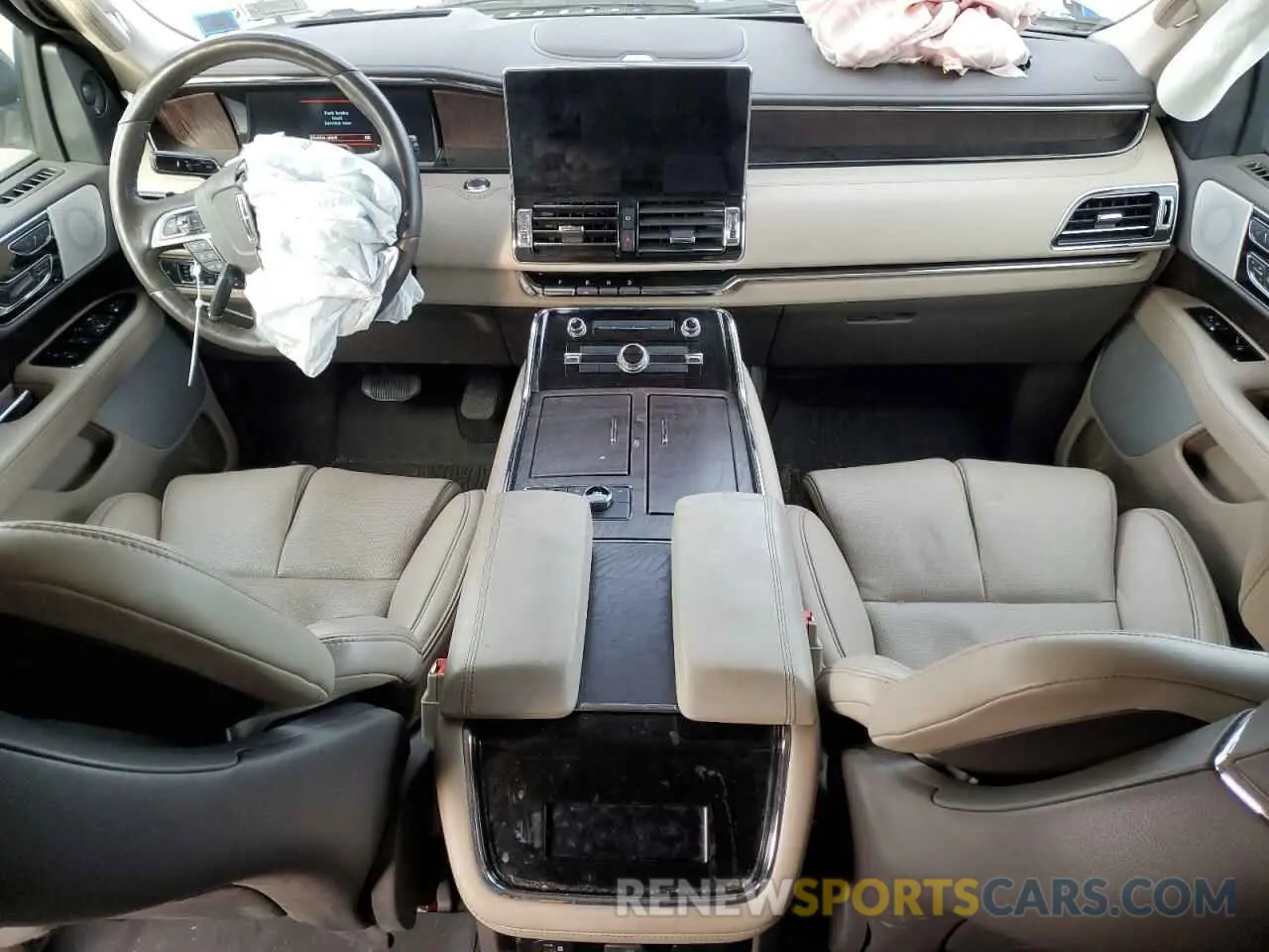 8 Photograph of a damaged car 5LMJJ3LT0NEL03372 LINCOLN NAVIGATOR 2022