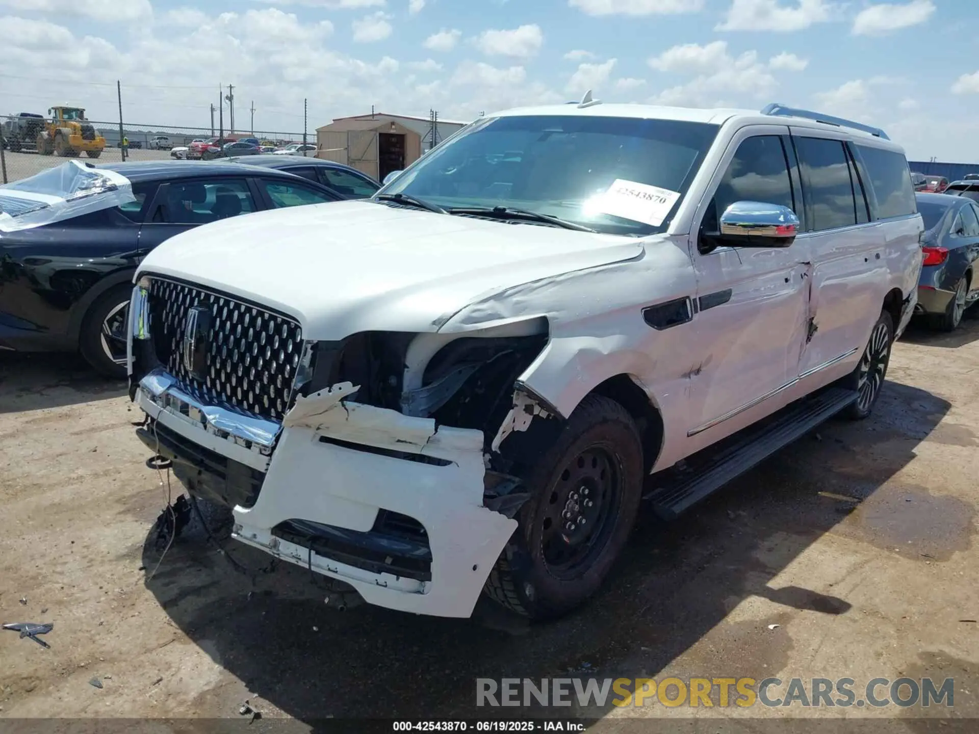 2 Фотография поврежденного автомобиля 5LMJJ3TT8NEL04771 LINCOLN NAVIGATOR 2022
