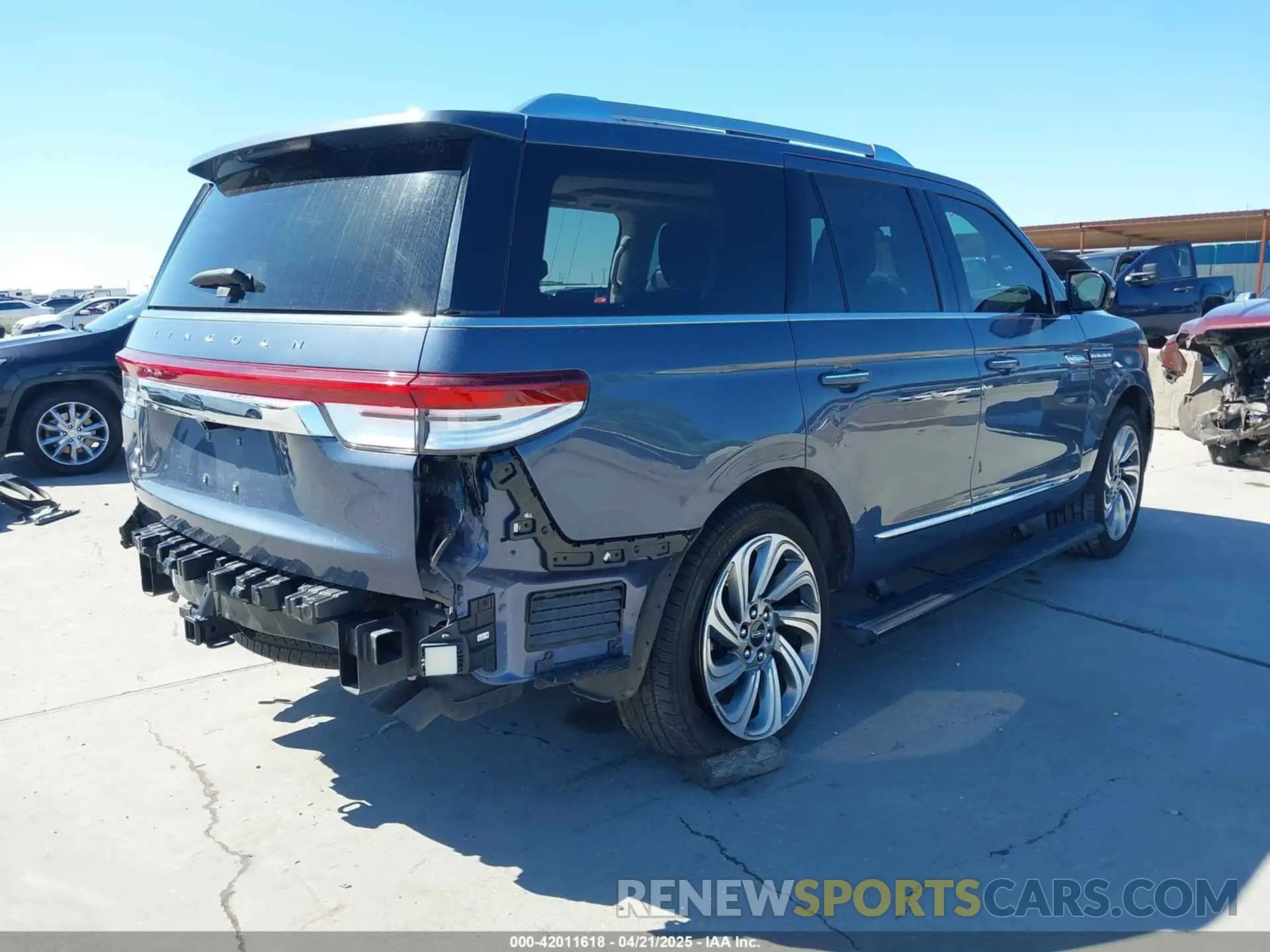 4 Фотография поврежденного автомобиля 5LMJJ2LG2PEL00893 LINCOLN NAVIGATOR 2023