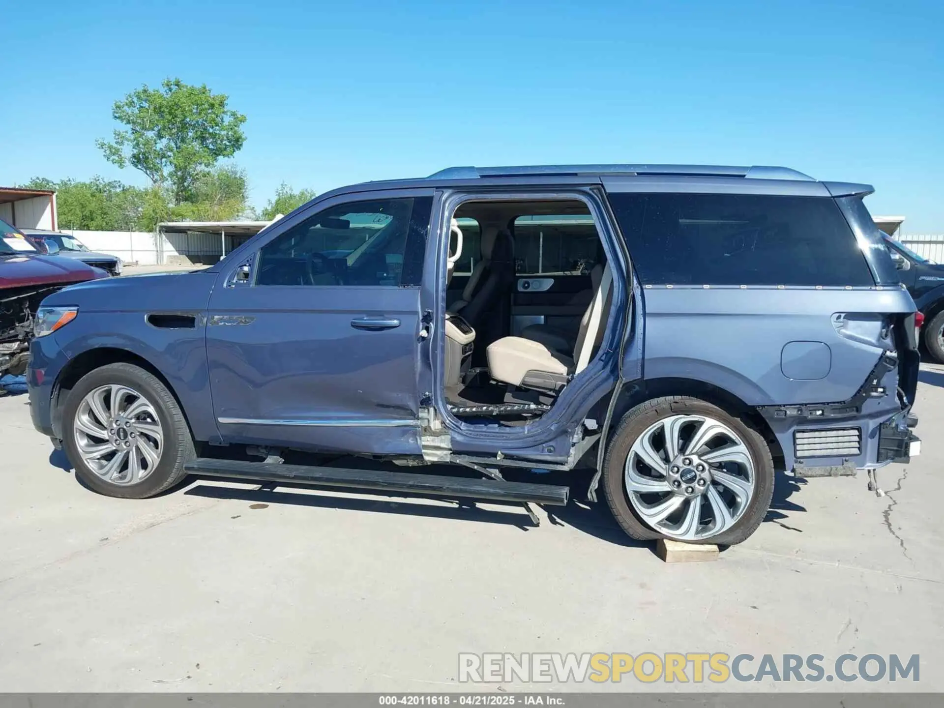 6 Фотография поврежденного автомобиля 5LMJJ2LG2PEL00893 LINCOLN NAVIGATOR 2023