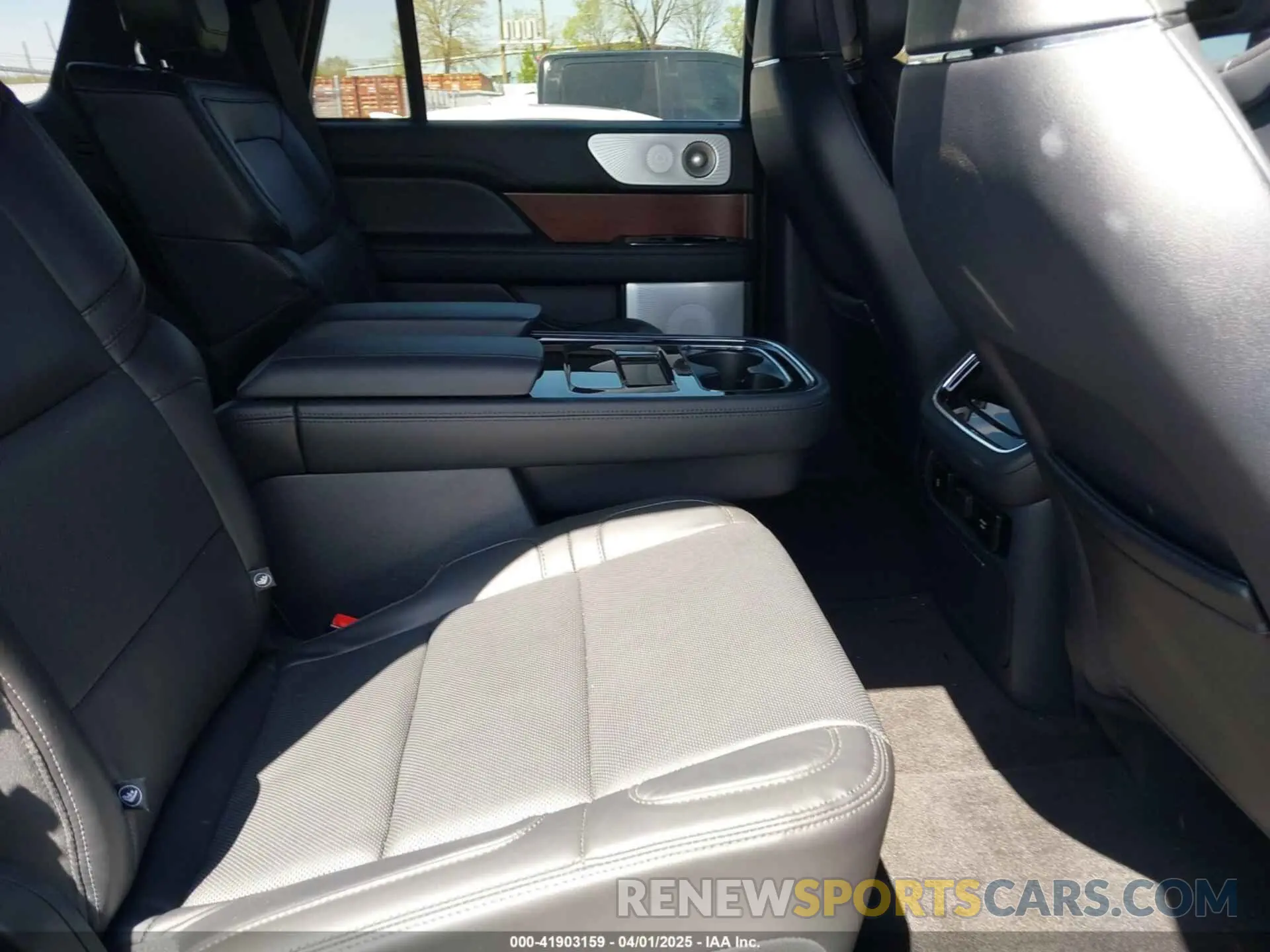 8 Фотография поврежденного автомобиля 5LMJJ2LG4PEL08977 LINCOLN NAVIGATOR 2023