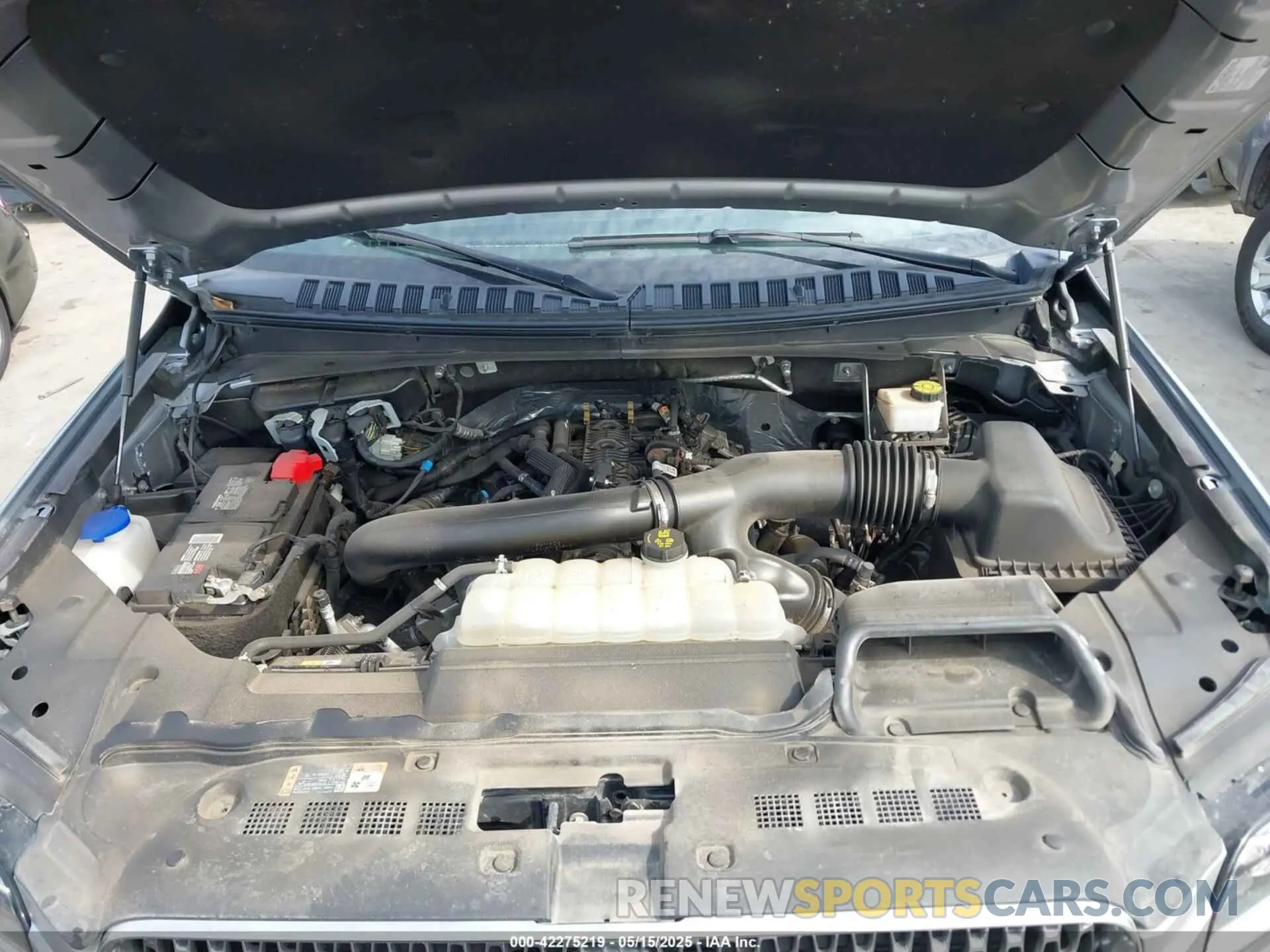 10 Photograph of a damaged car 5LMJJ3LG4PEL12405 LINCOLN NAVIGATOR 2023