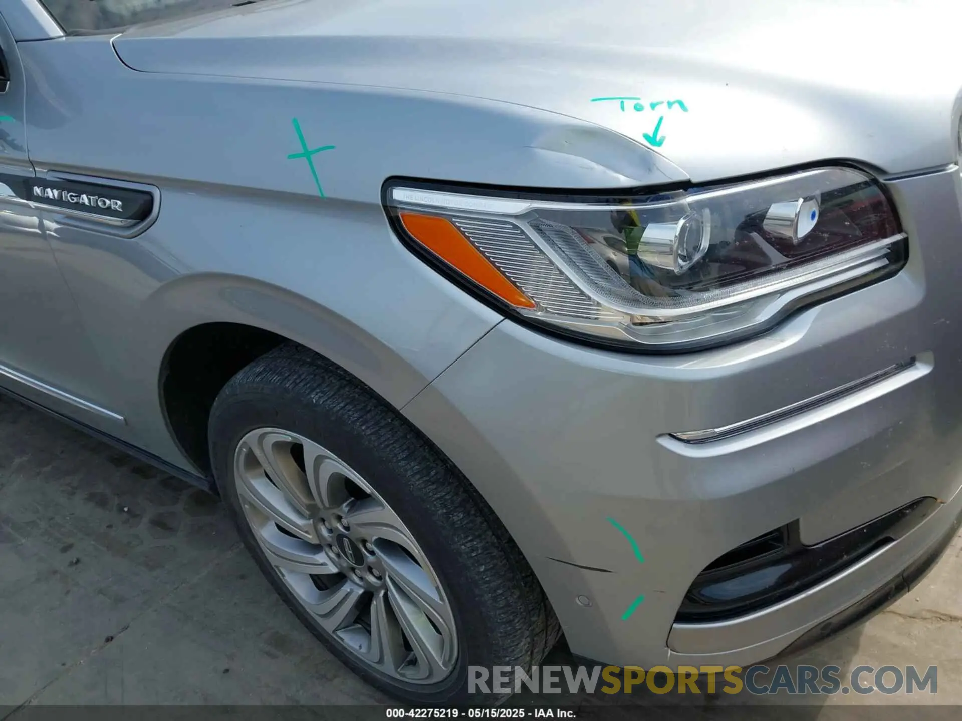 12 Photograph of a damaged car 5LMJJ3LG4PEL12405 LINCOLN NAVIGATOR 2023