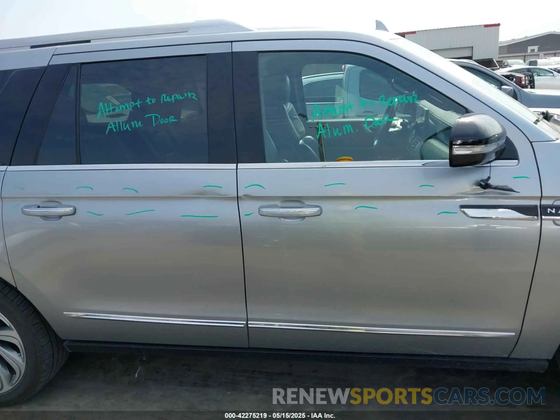 14 Photograph of a damaged car 5LMJJ3LG4PEL12405 LINCOLN NAVIGATOR 2023