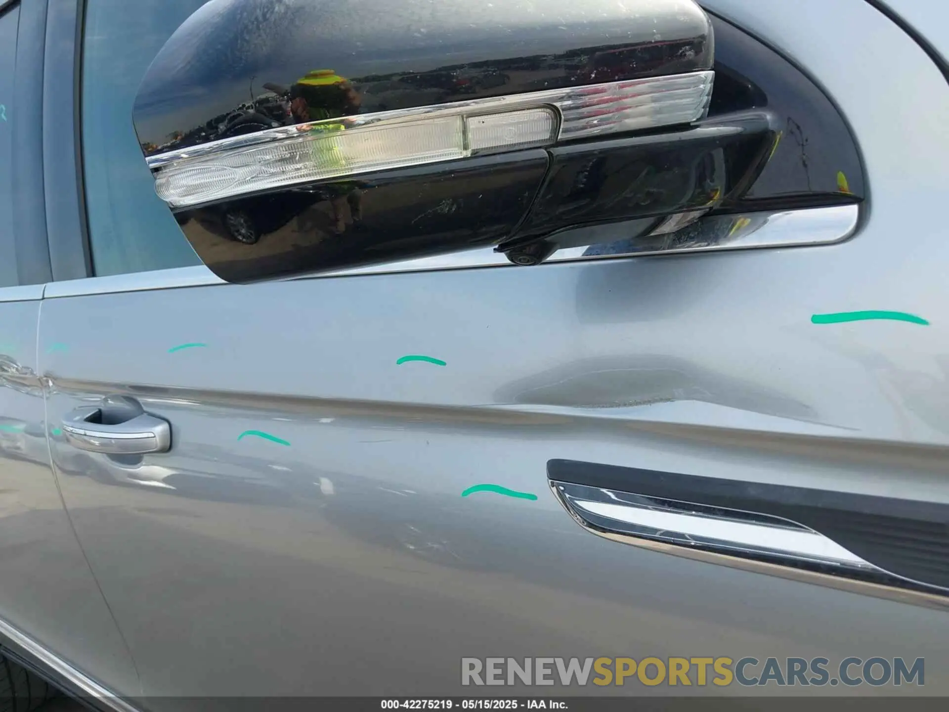 18 Photograph of a damaged car 5LMJJ3LG4PEL12405 LINCOLN NAVIGATOR 2023