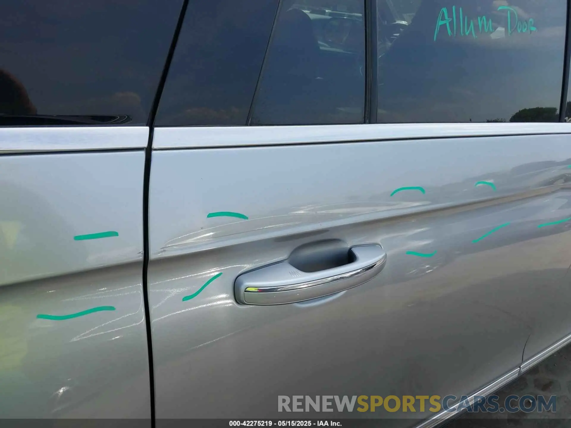 20 Photograph of a damaged car 5LMJJ3LG4PEL12405 LINCOLN NAVIGATOR 2023