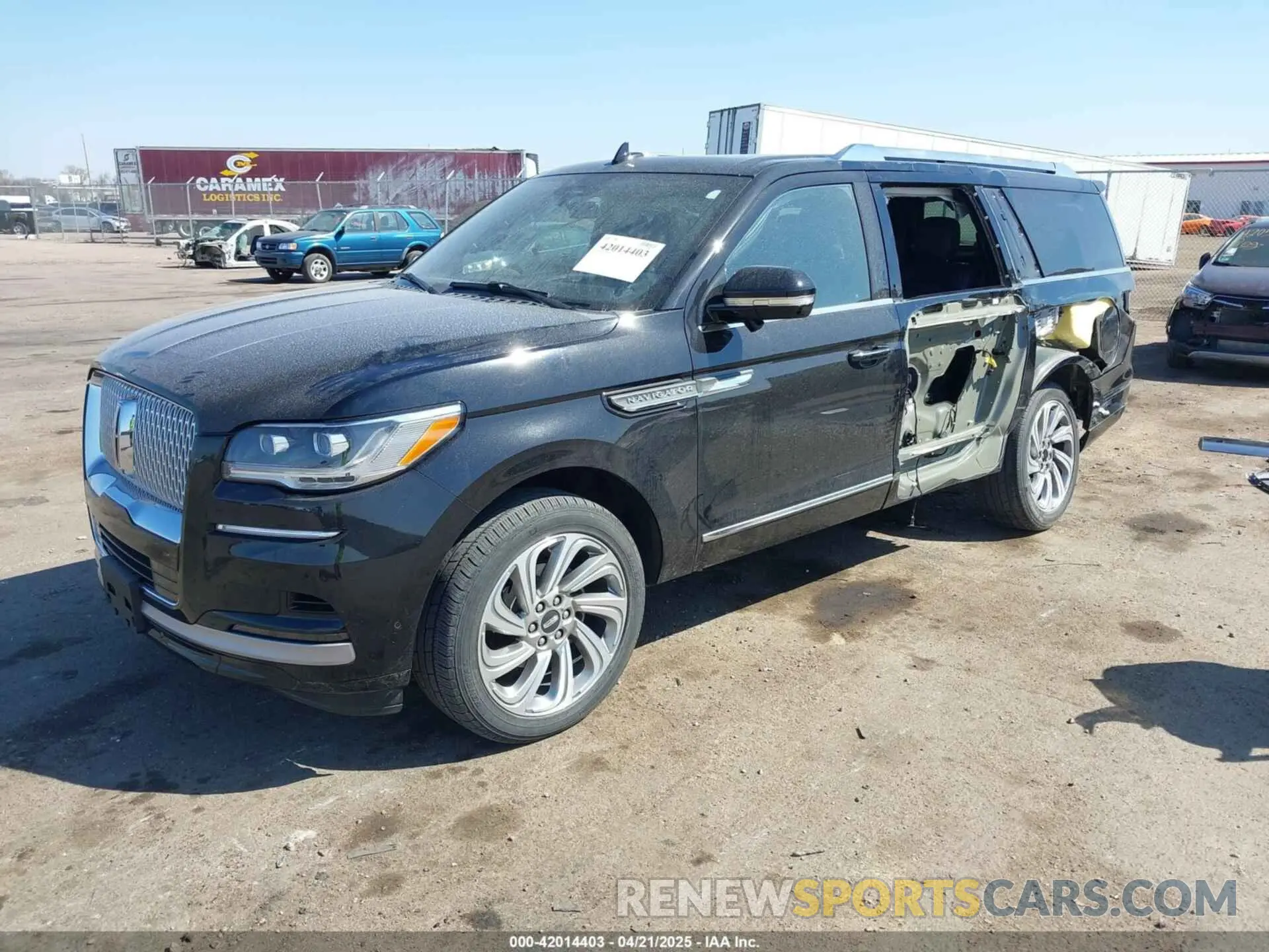 2 Photograph of a damaged car 5LMJJ3LG8PEL03450 LINCOLN NAVIGATOR 2023