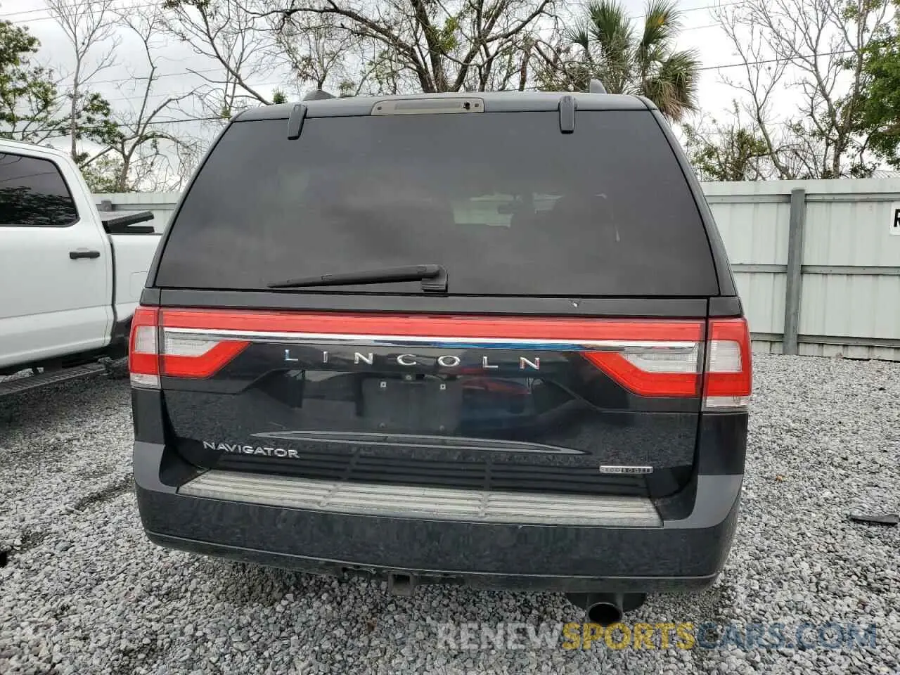 6 Photograph of a damaged car 5LMJJ2HT6FEJ03861 LINCOLN NAVIGATOR 2024