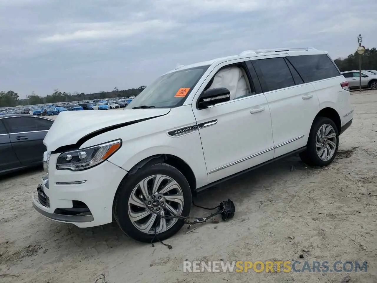 1 Photograph of a damaged car 5LMJJ2LG2REL10830 LINCOLN NAVIGATOR 2024