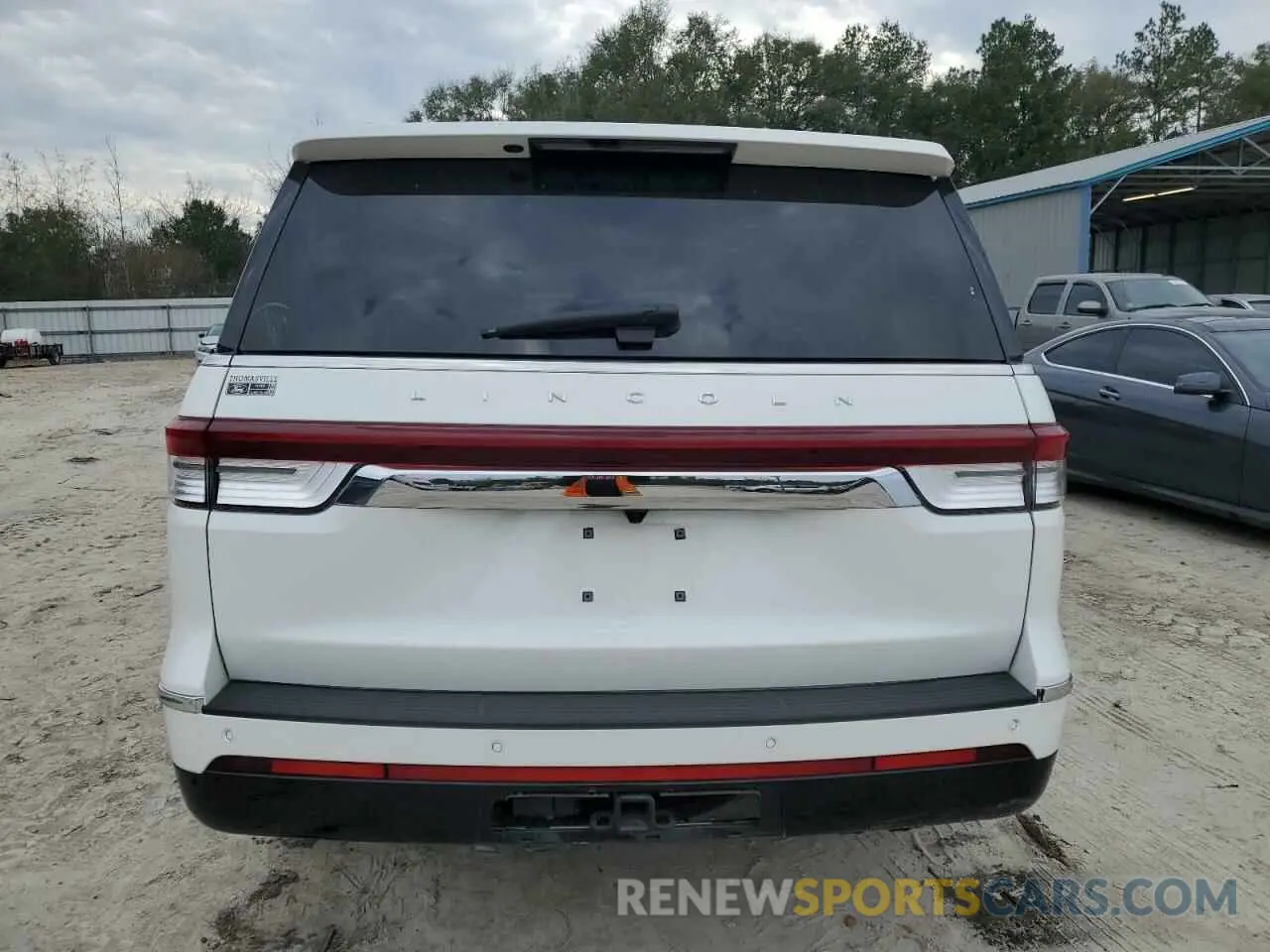 6 Photograph of a damaged car 5LMJJ2LG2REL10830 LINCOLN NAVIGATOR 2024