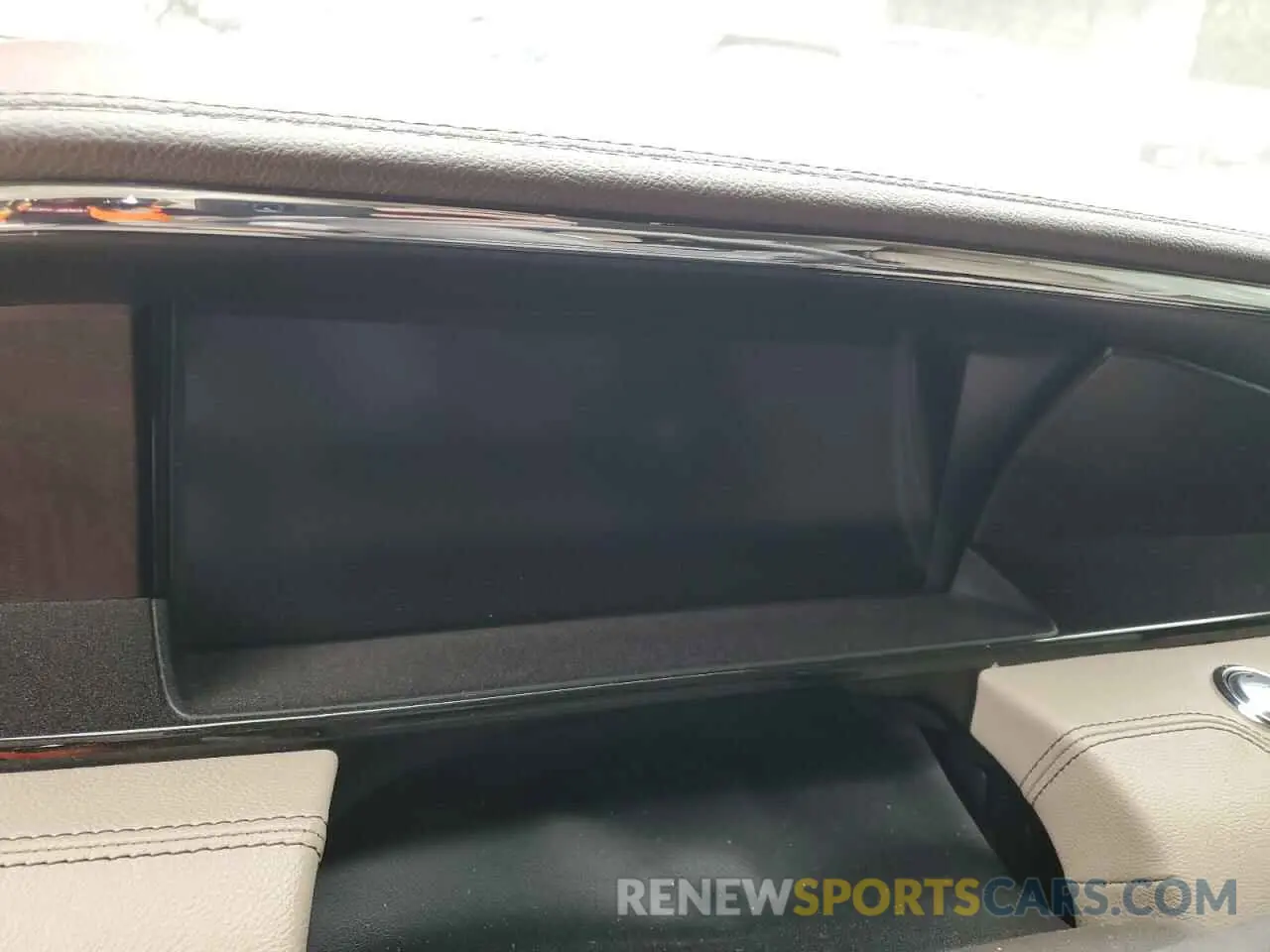 9 Photograph of a damaged car 5LMJJ2LG2REL10830 LINCOLN NAVIGATOR 2024