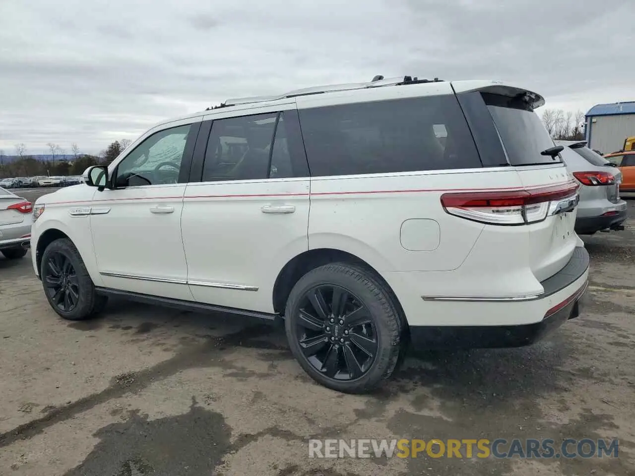 2 Photograph of a damaged car 5LMJJ2LGXREL01664 LINCOLN NAVIGATOR 2024