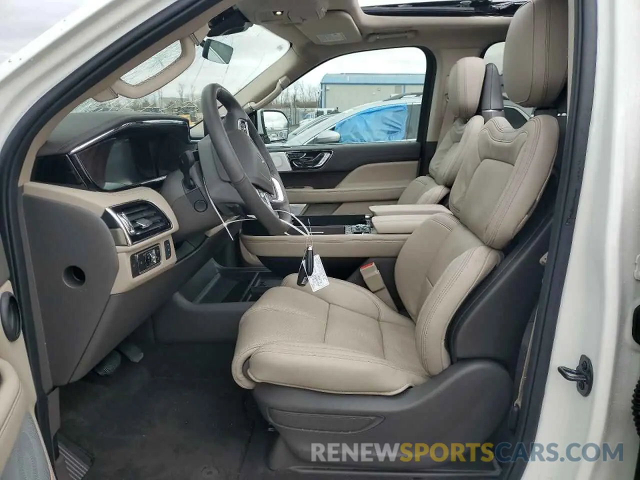 7 Photograph of a damaged car 5LMJJ2LGXREL01664 LINCOLN NAVIGATOR 2024