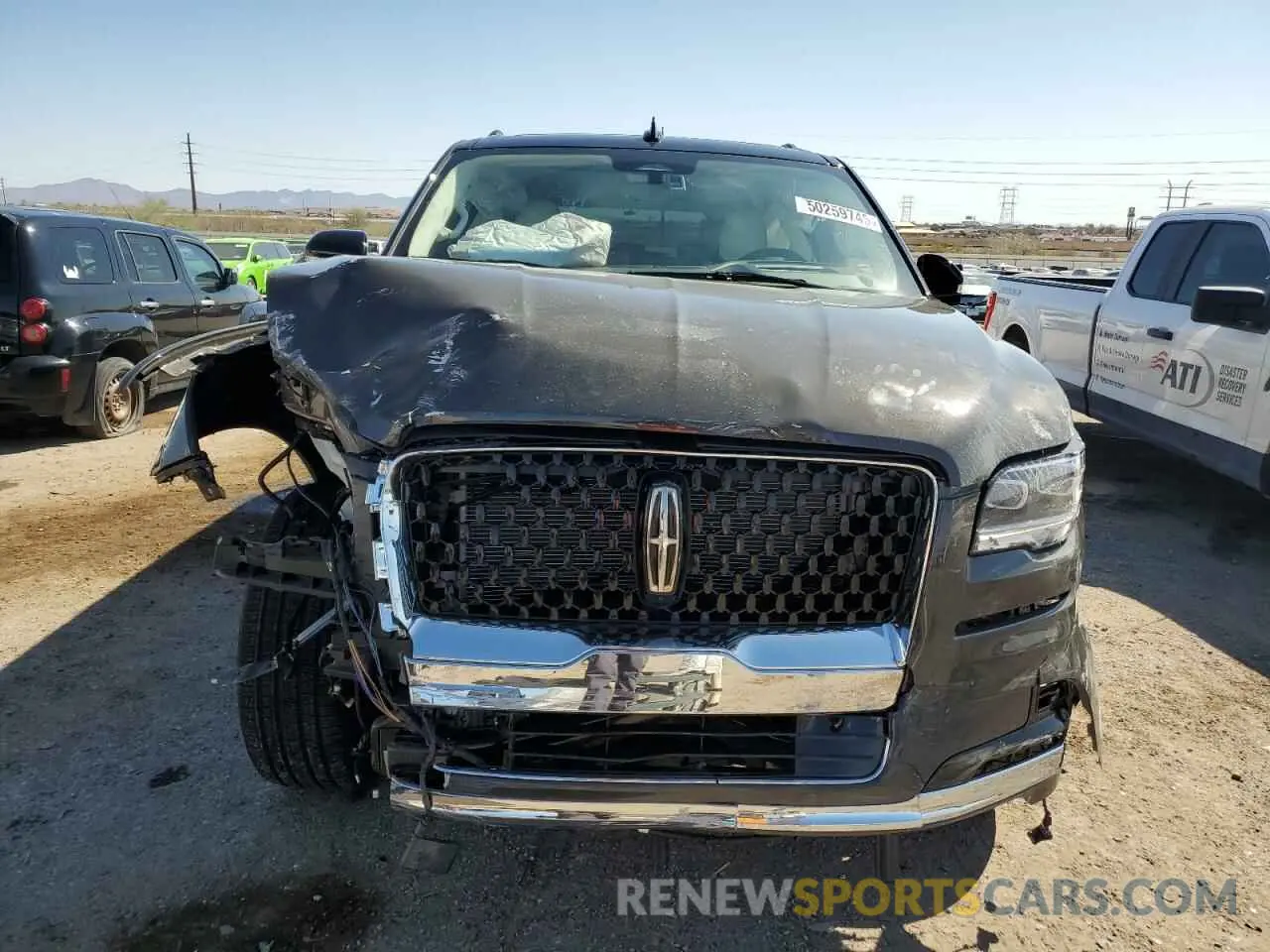 5 Photograph of a damaged car 5LMJJ2TG1REL18997 LINCOLN NAVIGATOR 2024