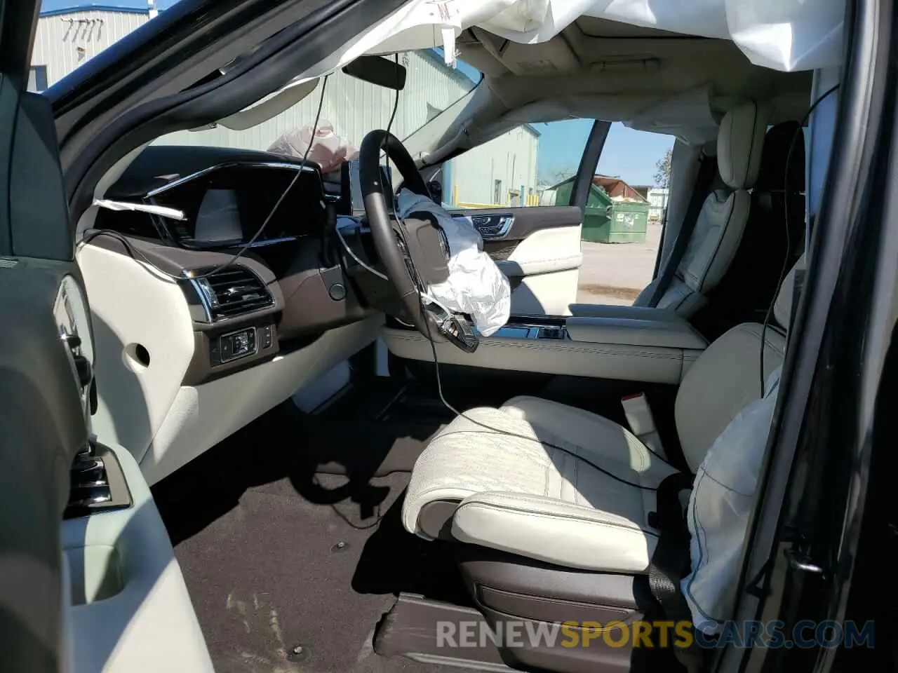 7 Photograph of a damaged car 5LMJJ2TG1REL18997 LINCOLN NAVIGATOR 2024