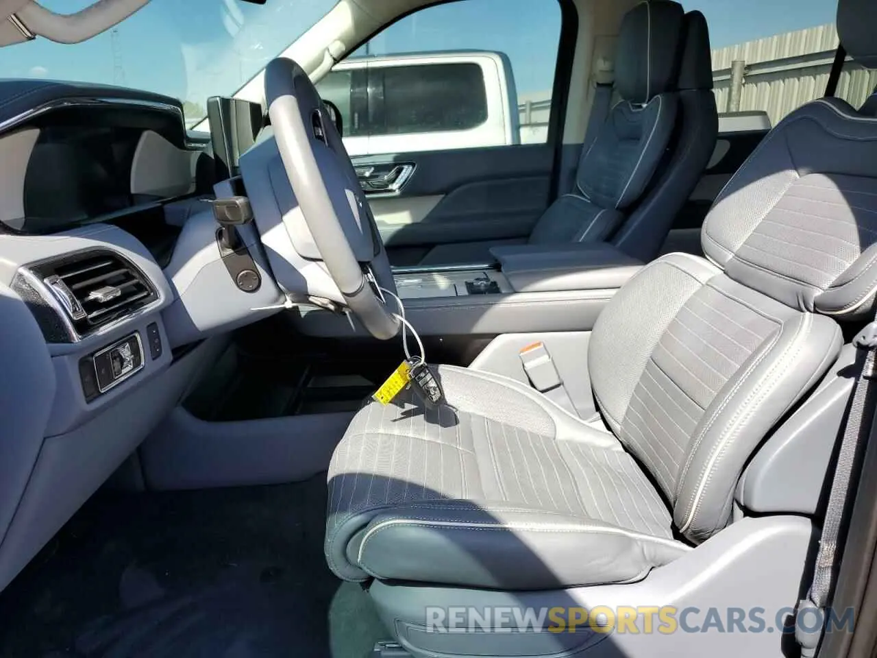 7 Фотография поврежденного автомобиля 5LMJJ2TG8REL06149 LINCOLN NAVIGATOR 2024