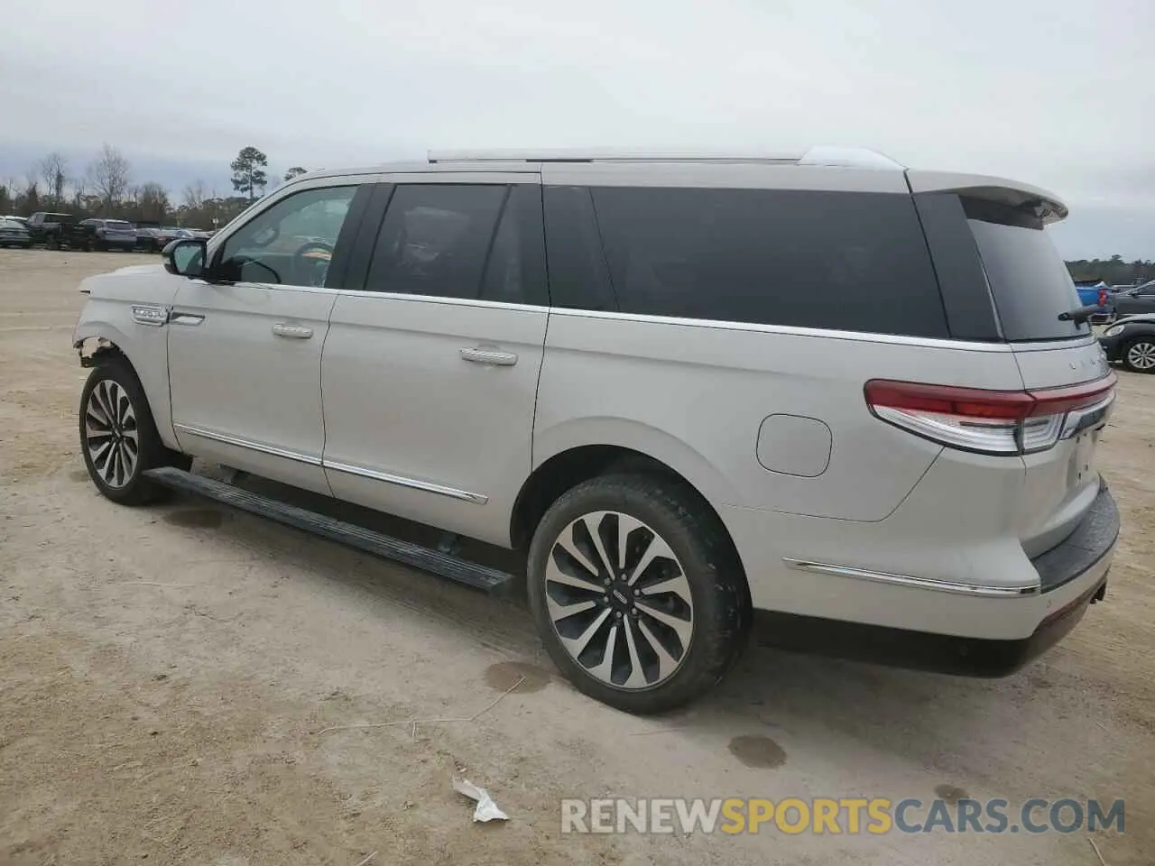 2 Photograph of a damaged car 5LMJJ3LG3REL06193 LINCOLN NAVIGATOR 2024