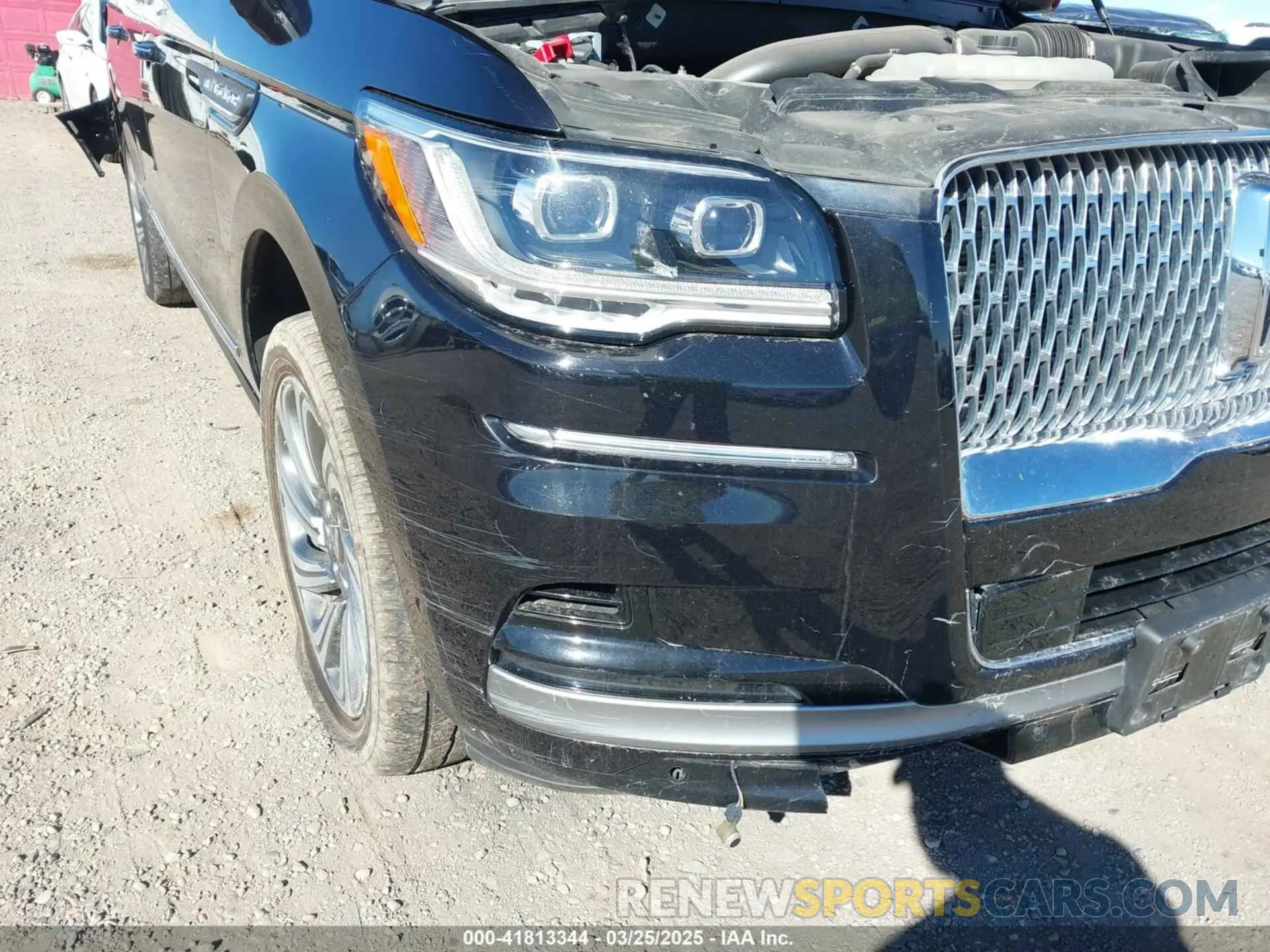 17 Photograph of a damaged car 5LMJJ3NG2REL02634 LINCOLN NAVIGATOR 2024
