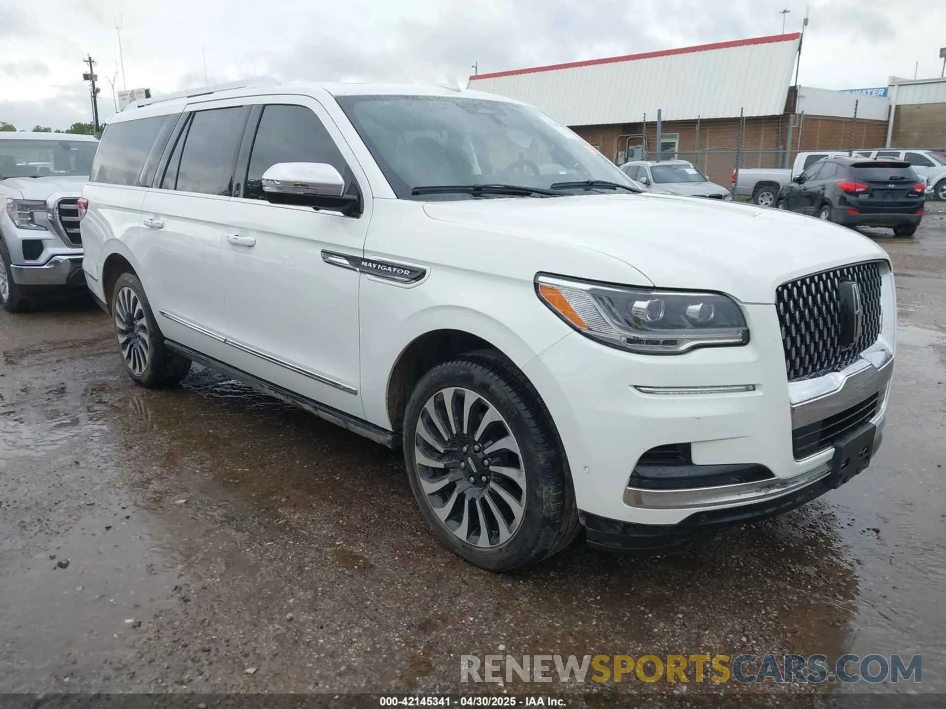 1 Photograph of a damaged car 5LMJJ3TG7REL23174 LINCOLN NAVIGATOR 2024