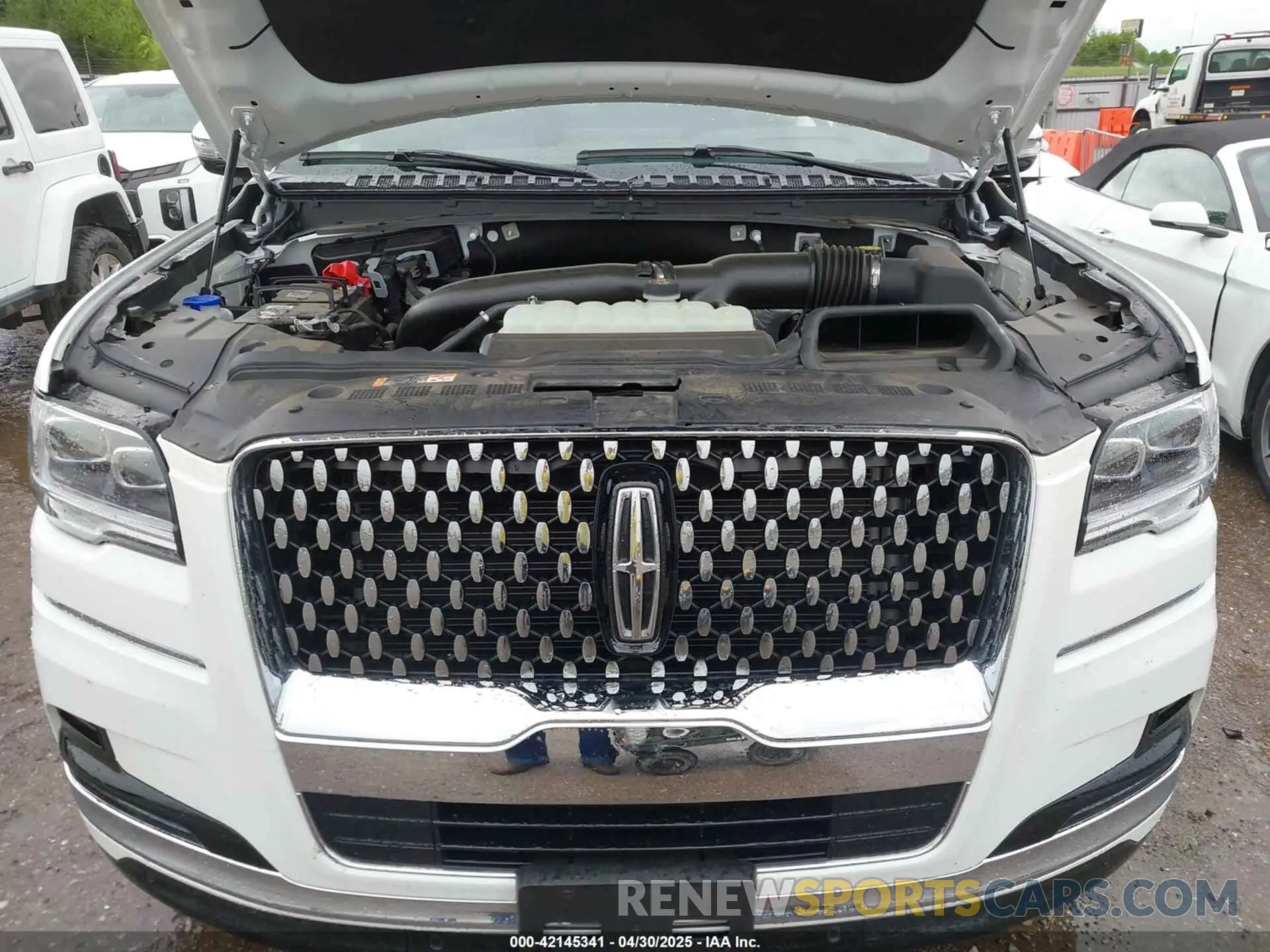 10 Photograph of a damaged car 5LMJJ3TG7REL23174 LINCOLN NAVIGATOR 2024