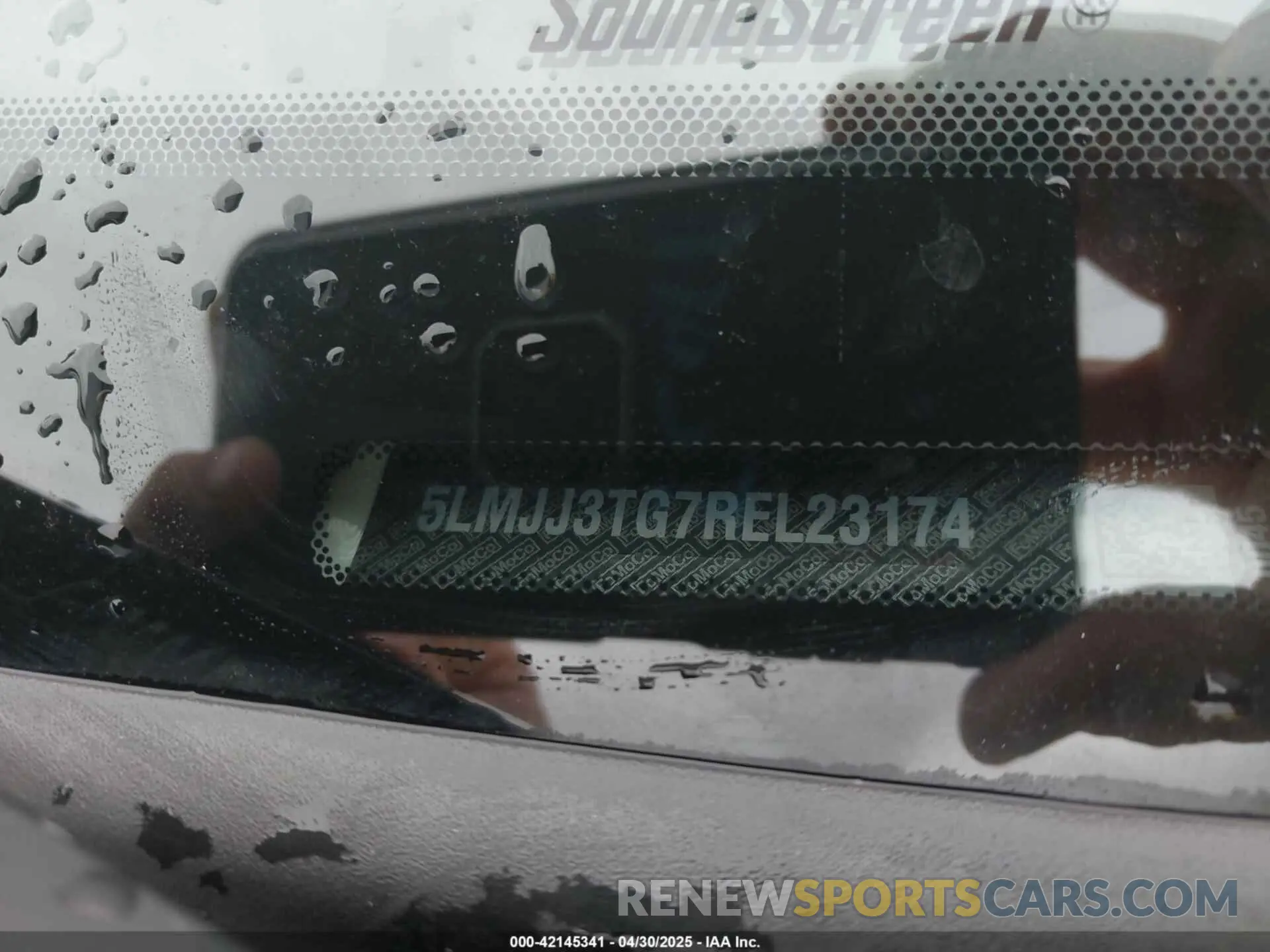 9 Photograph of a damaged car 5LMJJ3TG7REL23174 LINCOLN NAVIGATOR 2024