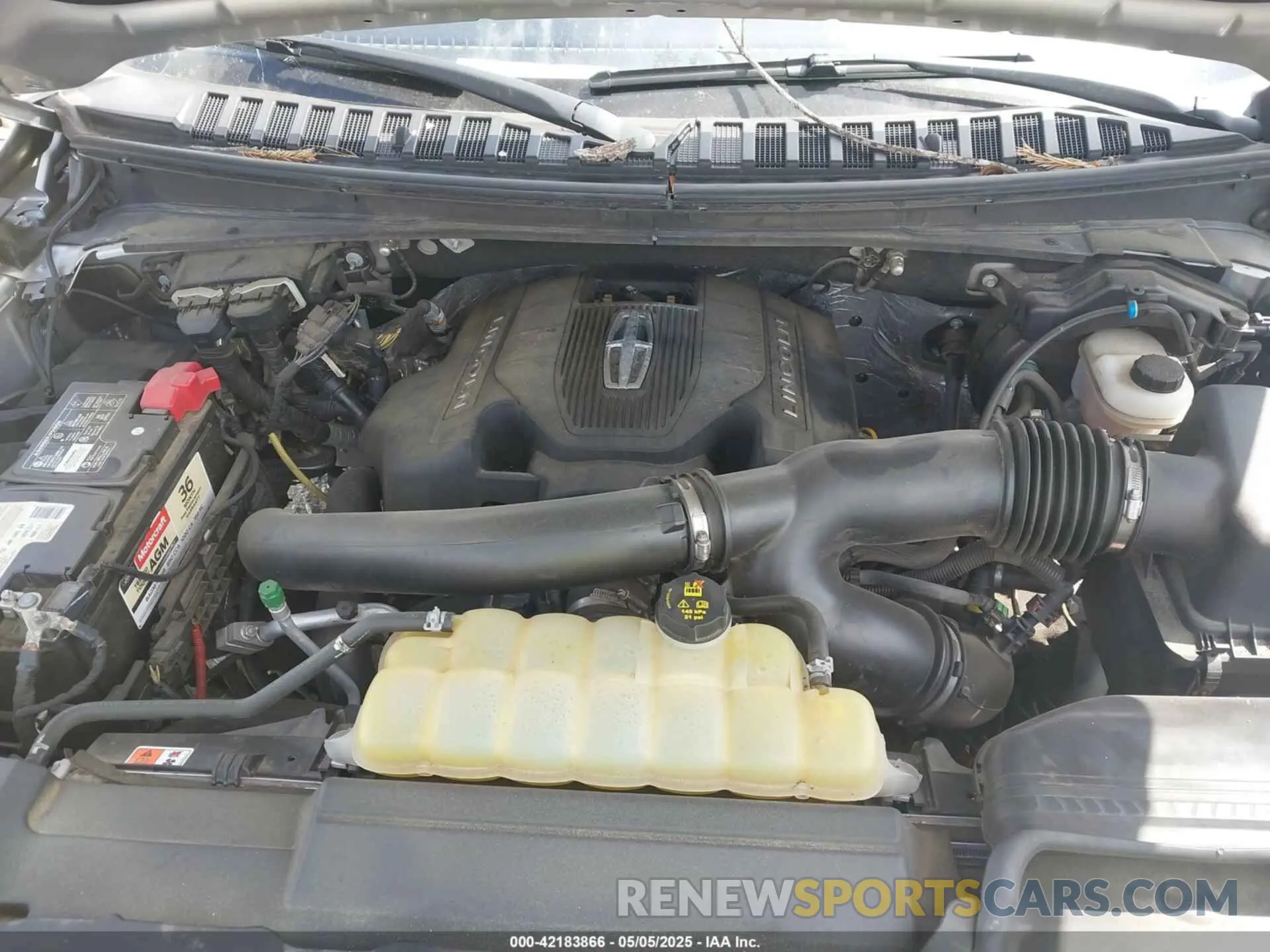 10 Фотография поврежденного автомобиля 5LMJJ3LT9KEL04872 LINCOLN NAVIGATOR L 2019