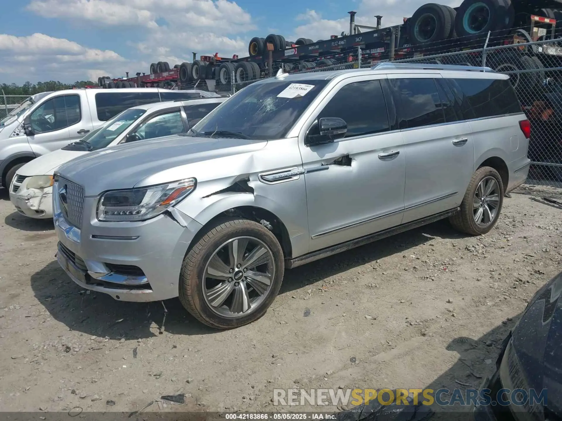 2 Фотография поврежденного автомобиля 5LMJJ3LT9KEL04872 LINCOLN NAVIGATOR L 2019