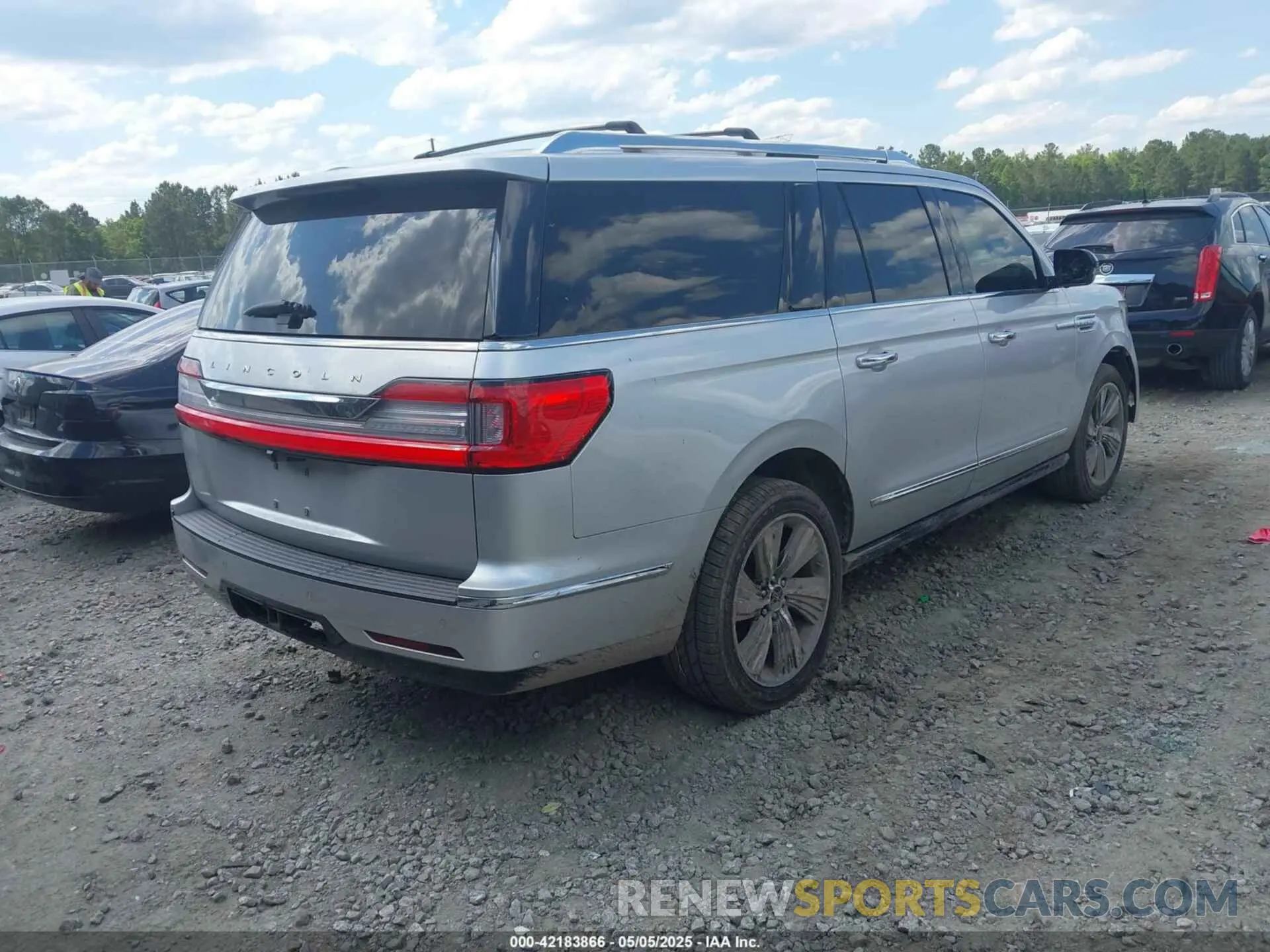 4 Фотография поврежденного автомобиля 5LMJJ3LT9KEL04872 LINCOLN NAVIGATOR L 2019