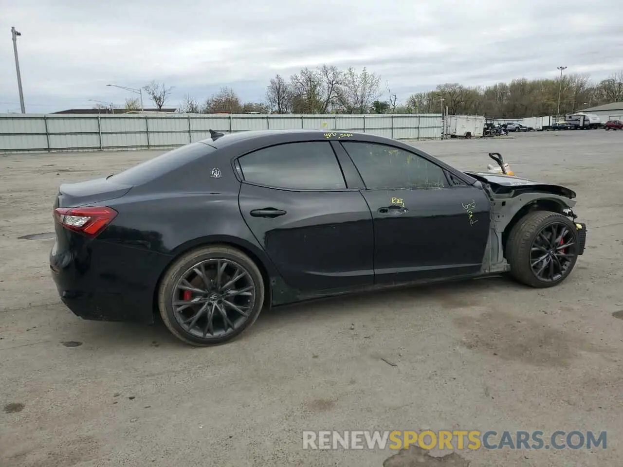 3 Фотография поврежденного автомобиля ZAM57XSA4K1324951 MASERATI ALL MODELS 2019