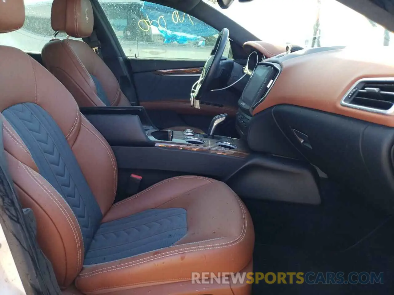 5 Photograph of a damaged car ZAM57XSL9K1317849 MASERATI ALL MODELS 2019