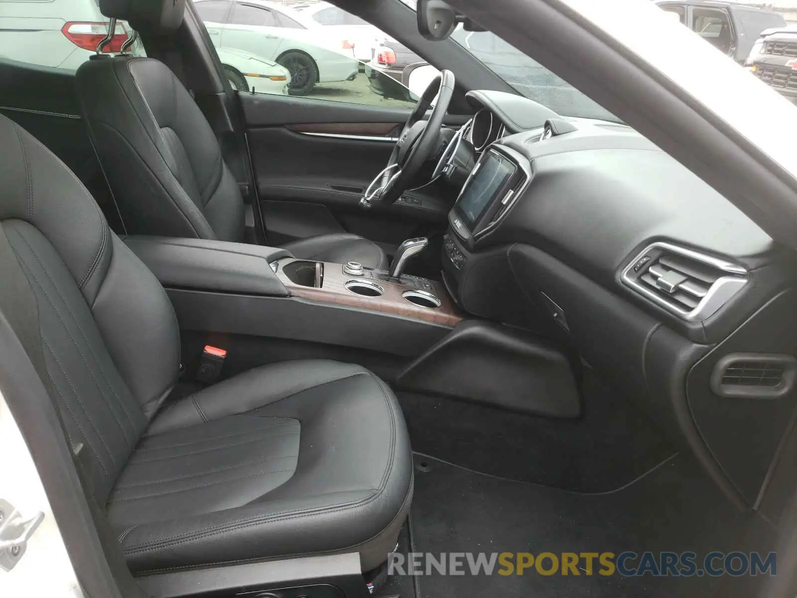 5 Photograph of a damaged car ZAM57YSA7K1308667 MASERATI ALL MODELS 2019