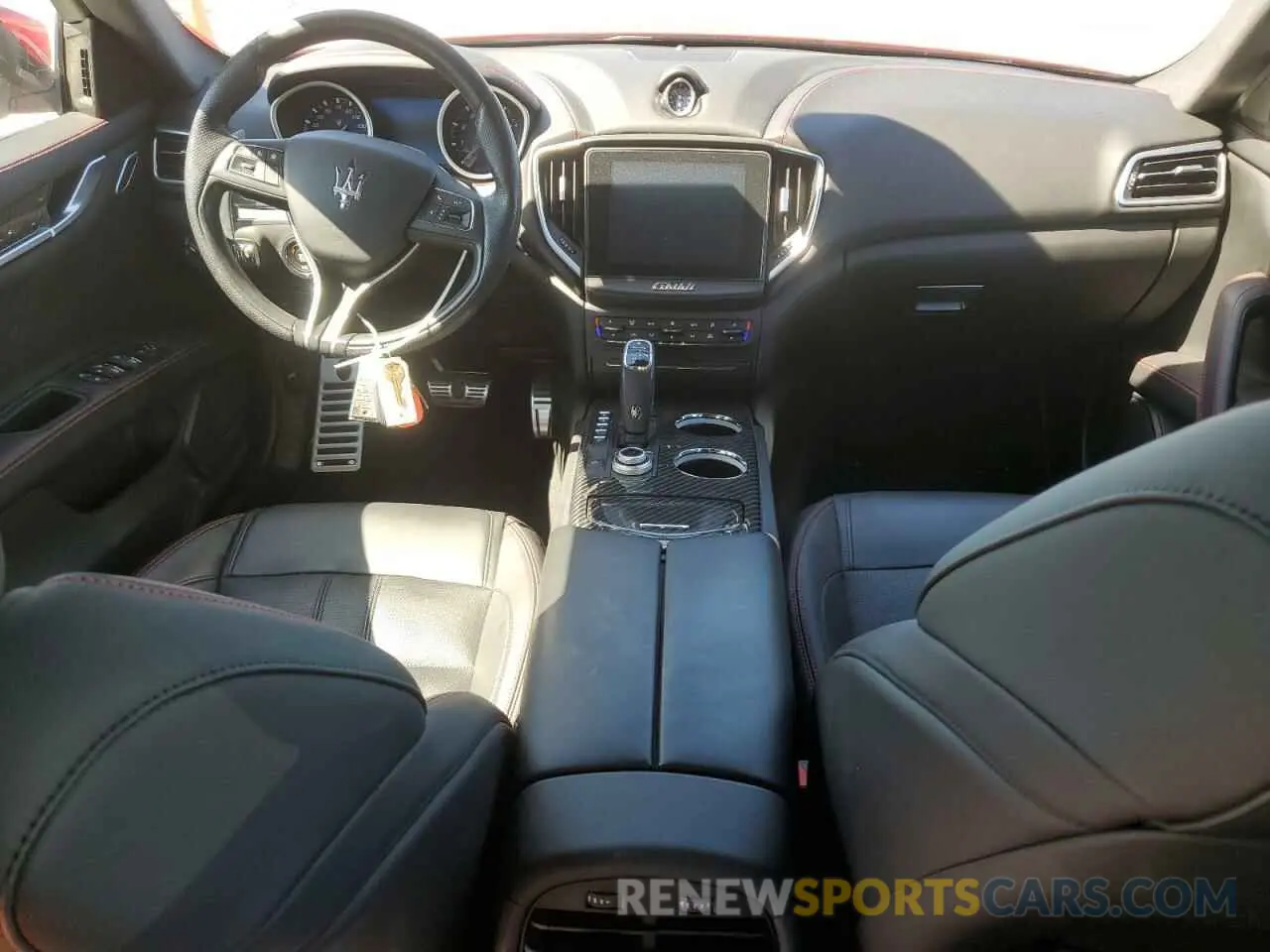 8 Photograph of a damaged car ZAM57YSS3K1336135 MASERATI ALL MODELS 2019