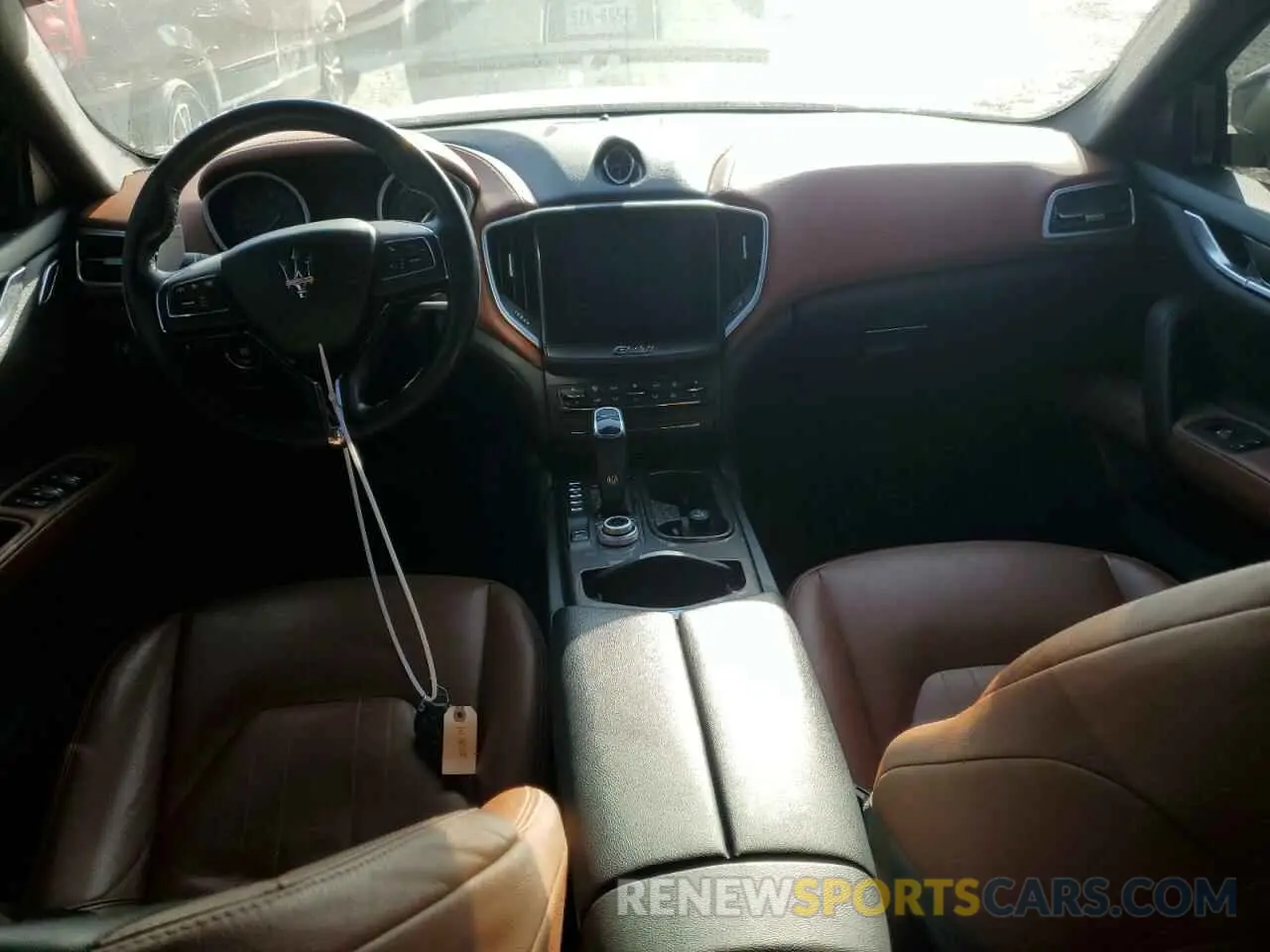 8 Фотография поврежденного автомобиля ZAM57YTA7K1330439 MASERATI ALL MODELS 2019