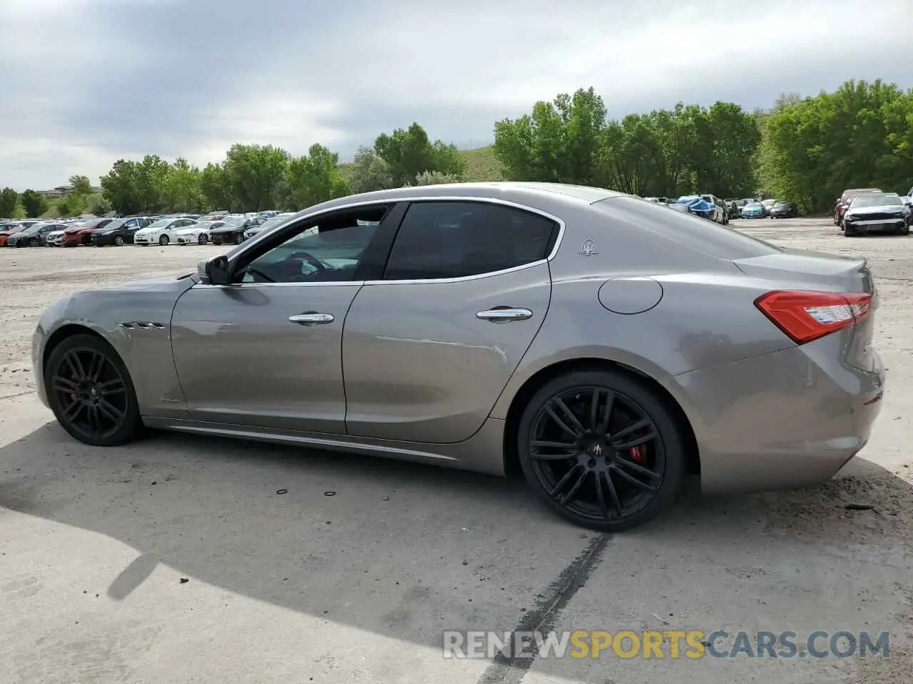 2 Photograph of a damaged car ZAM57YTLXK1322143 MASERATI ALL MODELS 2019