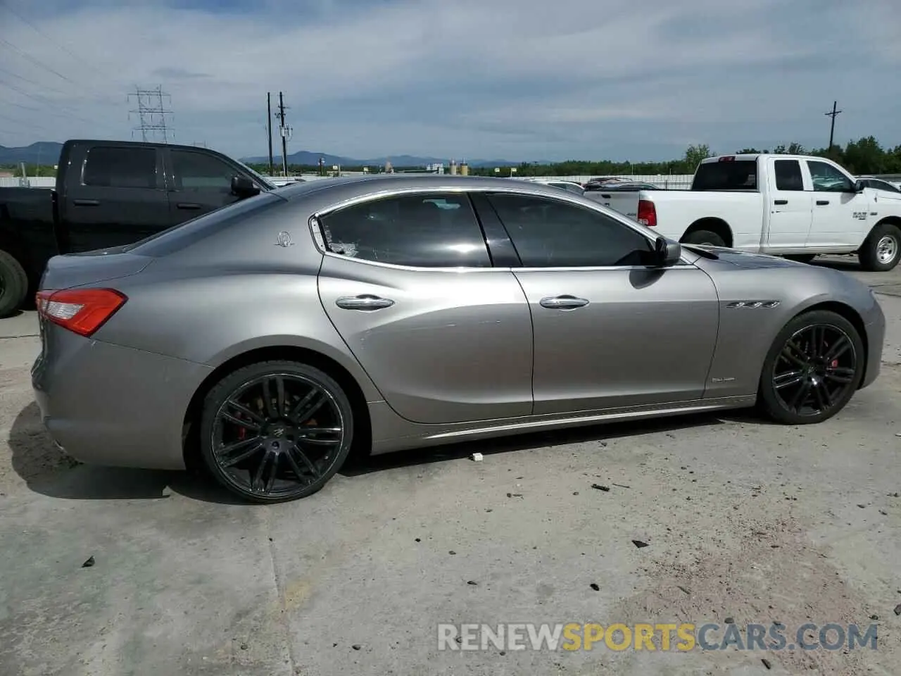 3 Photograph of a damaged car ZAM57YTLXK1322143 MASERATI ALL MODELS 2019