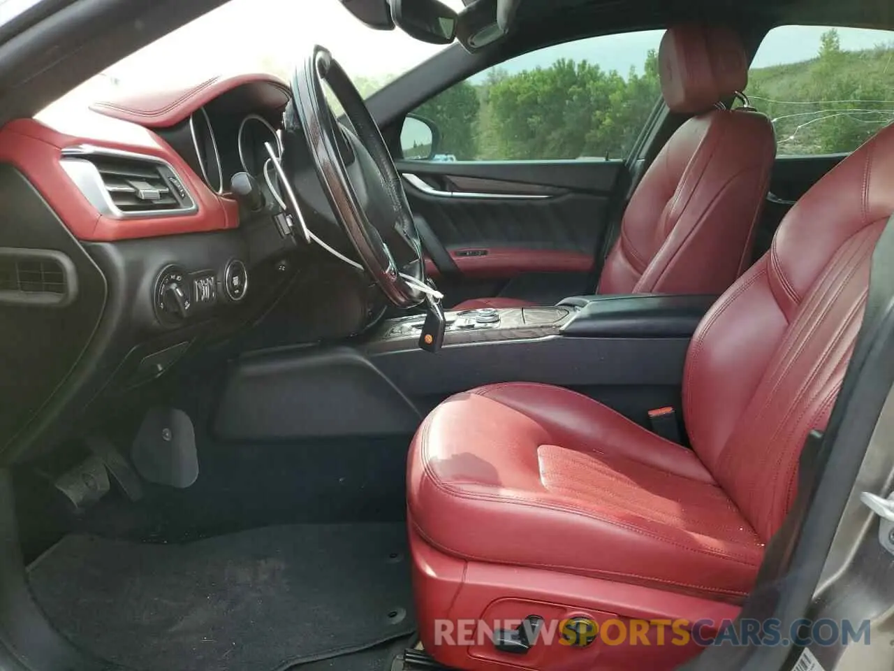7 Photograph of a damaged car ZAM57YTLXK1322143 MASERATI ALL MODELS 2019
