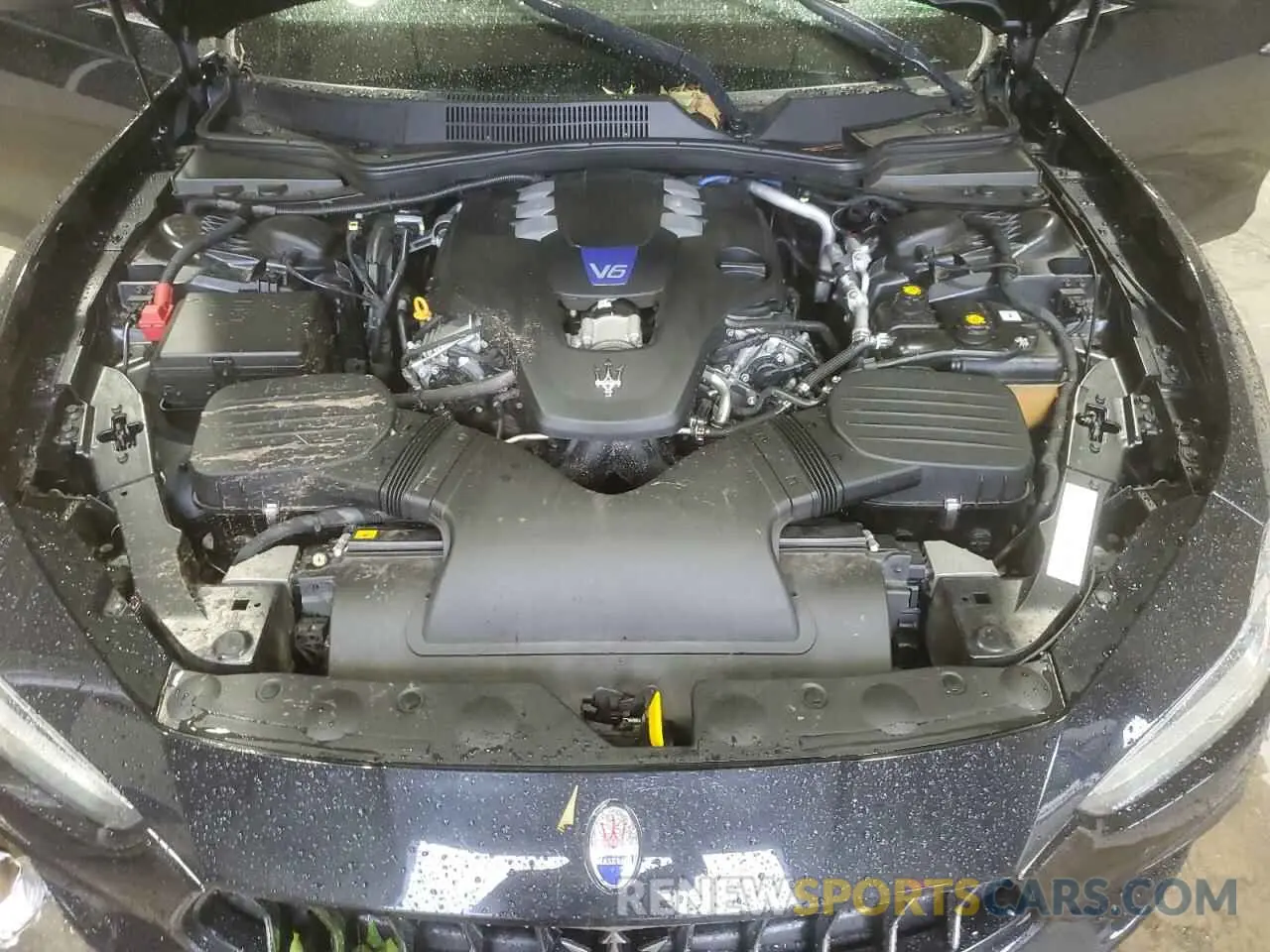 11 Photograph of a damaged car ZAM57YTS5K1323983 MASERATI ALL MODELS 2019