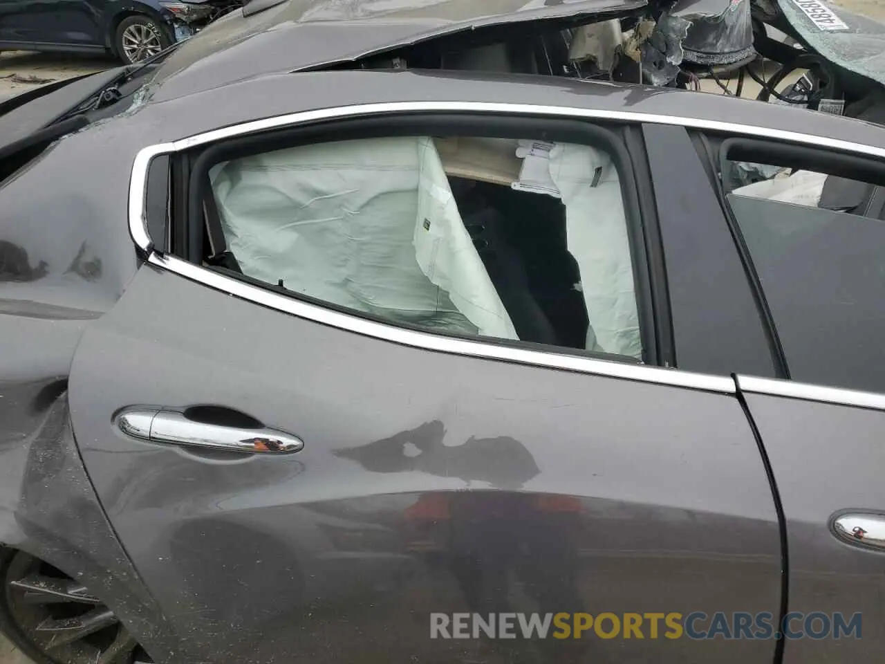 10 Photograph of a damaged car ZAM57YTS5K1339861 MASERATI ALL MODELS 2019