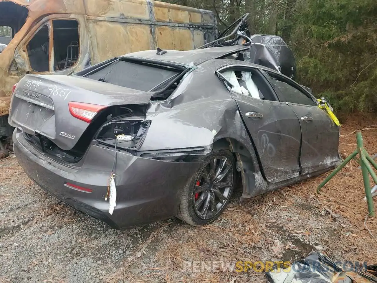 3 Photograph of a damaged car ZAM57YTS5K1339861 MASERATI ALL MODELS 2019