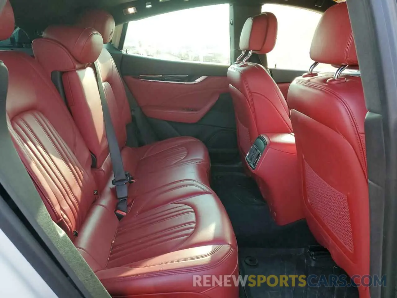 10 Фотография поврежденного автомобиля ZN661XUA0KX329471 MASERATI ALL MODELS 2019