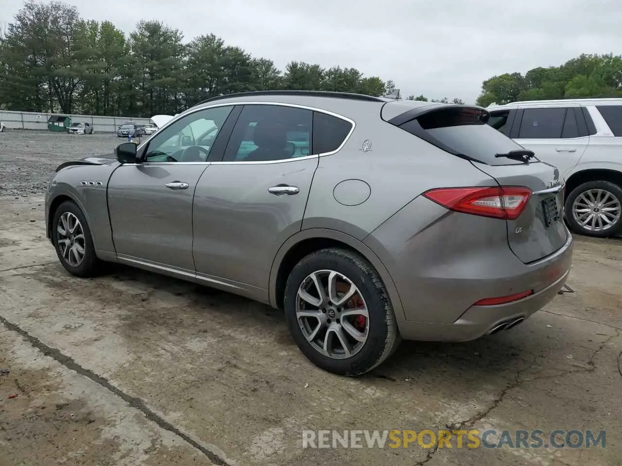 2 Photograph of a damaged car ZN661XUA2KX334249 MASERATI ALL MODELS 2019