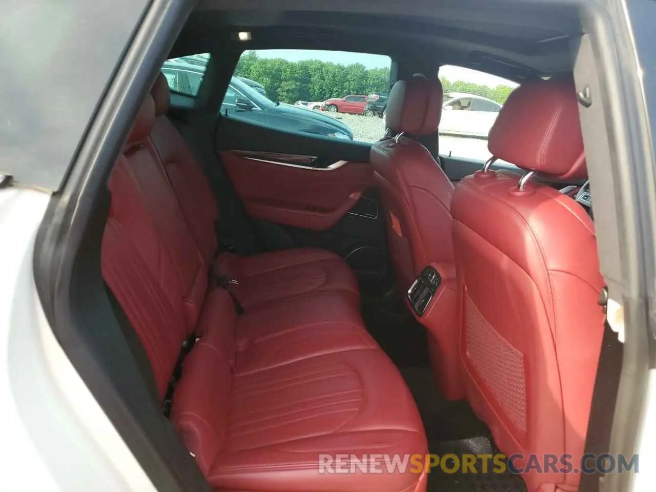 11 Photograph of a damaged car ZN661XUL3KX332835 MASERATI ALL MODELS 2019