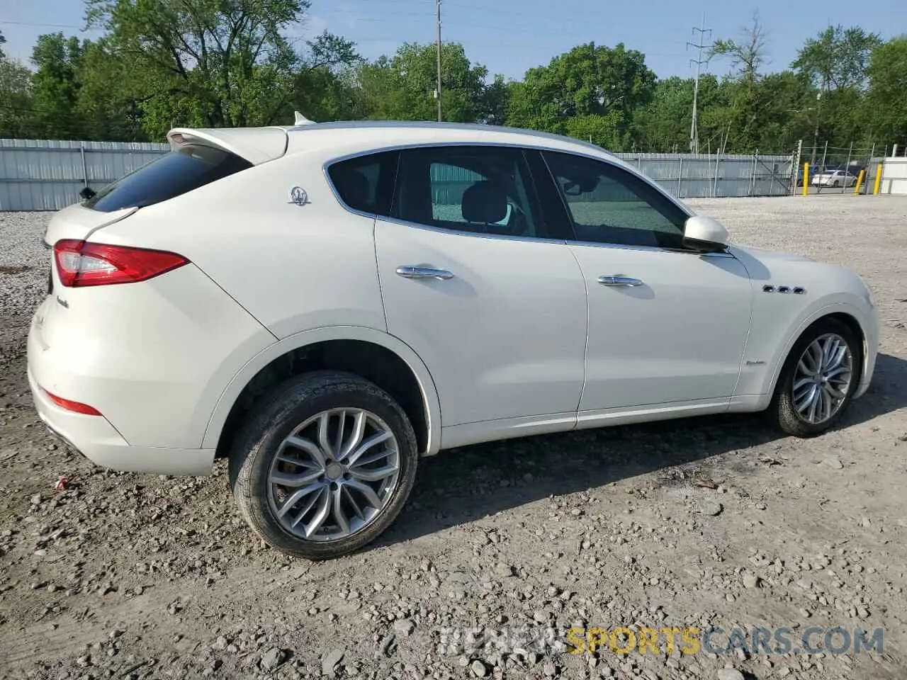 3 Photograph of a damaged car ZN661XUL7KX318713 MASERATI ALL MODELS 2019