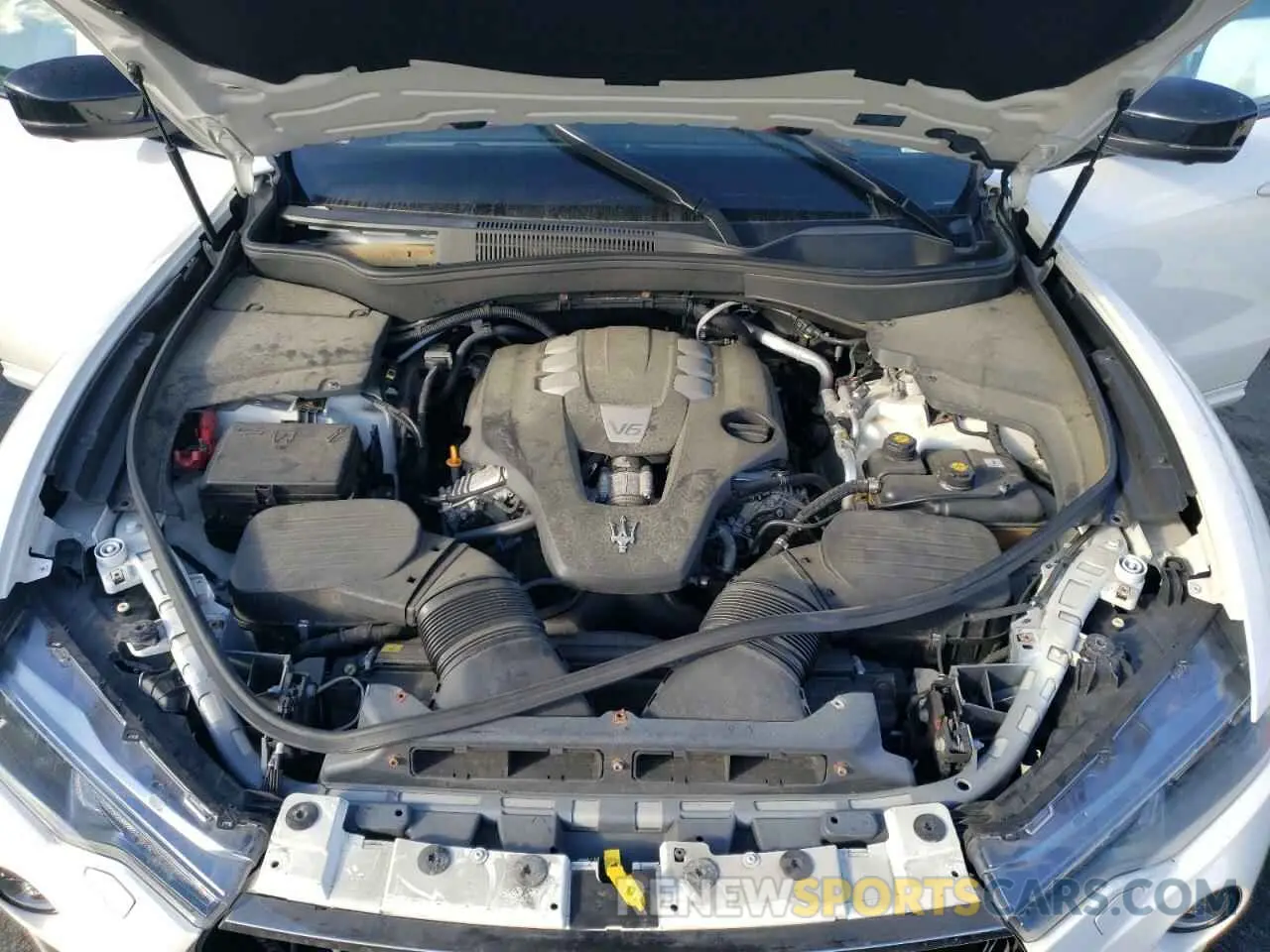 12 Фотография поврежденного автомобиля ZN661XUS9KX328117 MASERATI ALL MODELS 2019