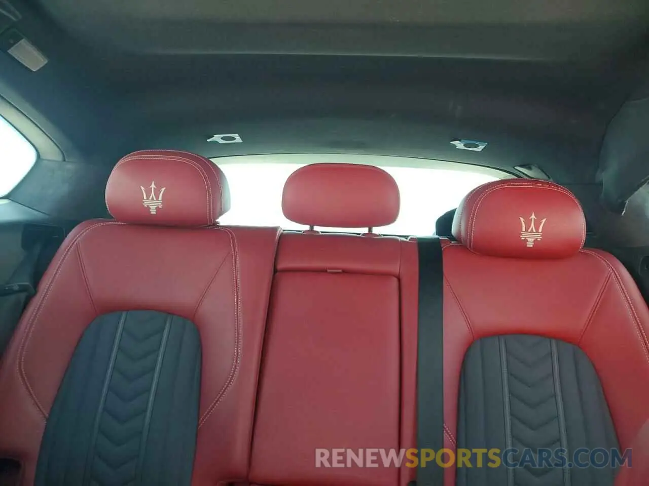 10 Photograph of a damaged car ZN661YUL7KX310553 MASERATI ALL MODELS 2019