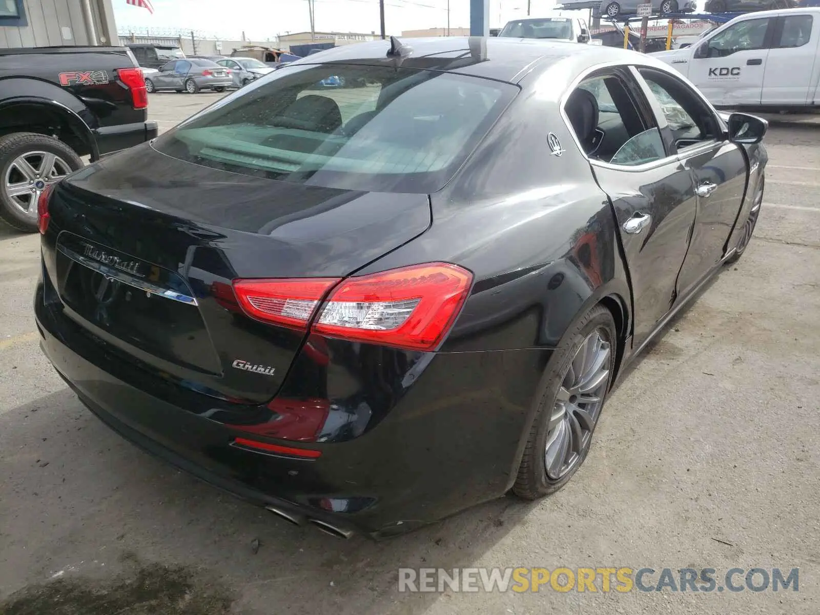 4 Photograph of a damaged car ZAM57XSA0L1345023 MASERATI ALL MODELS 2020
