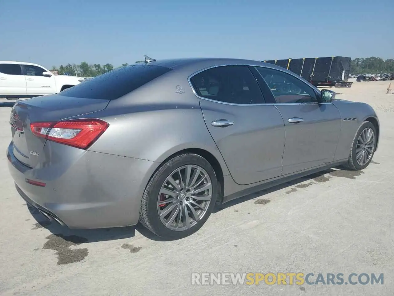 3 Фотография поврежденного автомобиля ZAM57XSA0L1356541 MASERATI ALL MODELS 2020